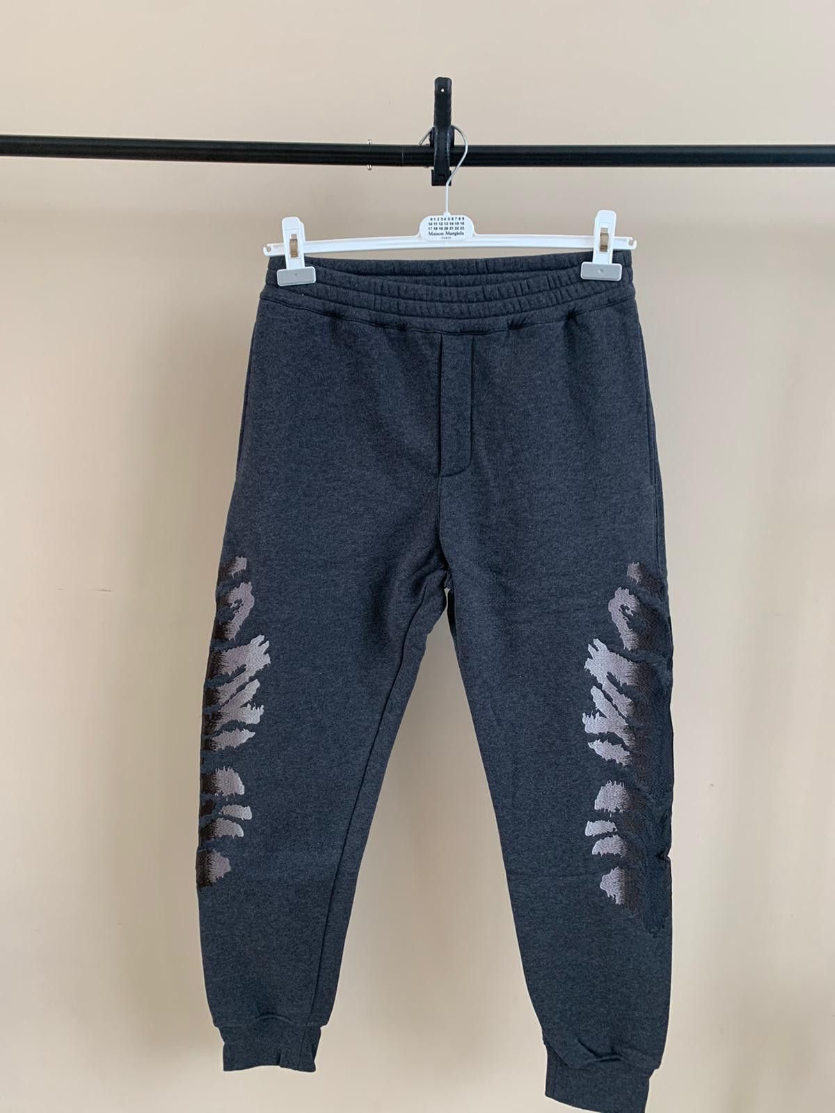 Alexander McQueen Floral Trim Jogger in Grey Size US 34 / EU 50 - 3 Thumbnail