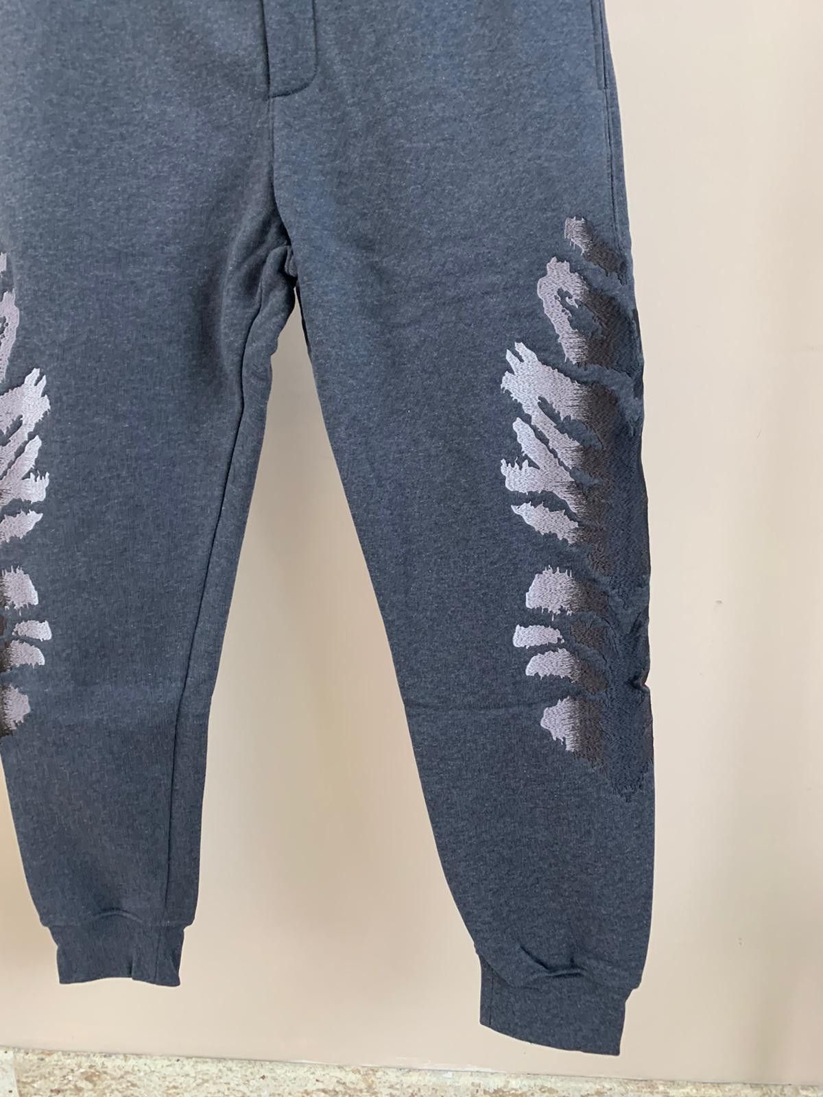 Alexander McQueen Floral Trim Jogger in Grey Size US 34 / EU 50 - 2 Thumbnail