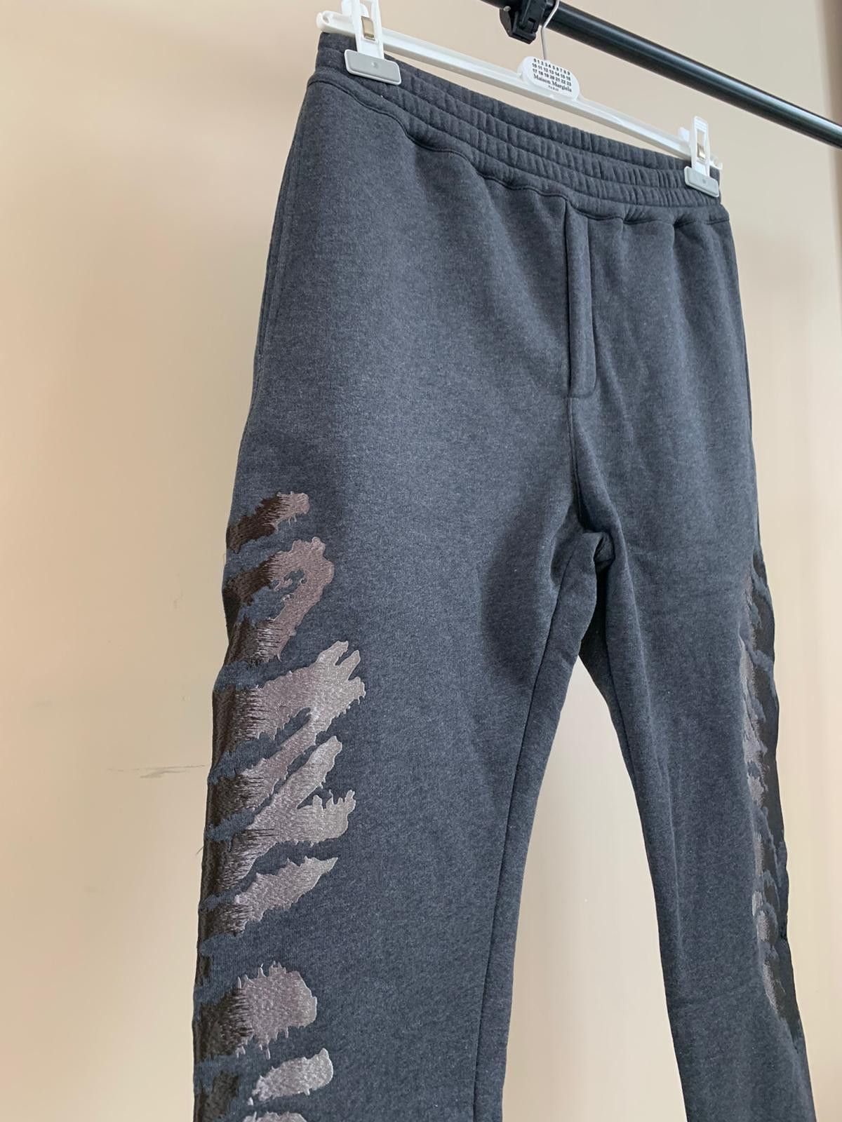 Alexander McQueen Floral Trim Jogger in Grey Size US 34 / EU 50 - 7 Thumbnail