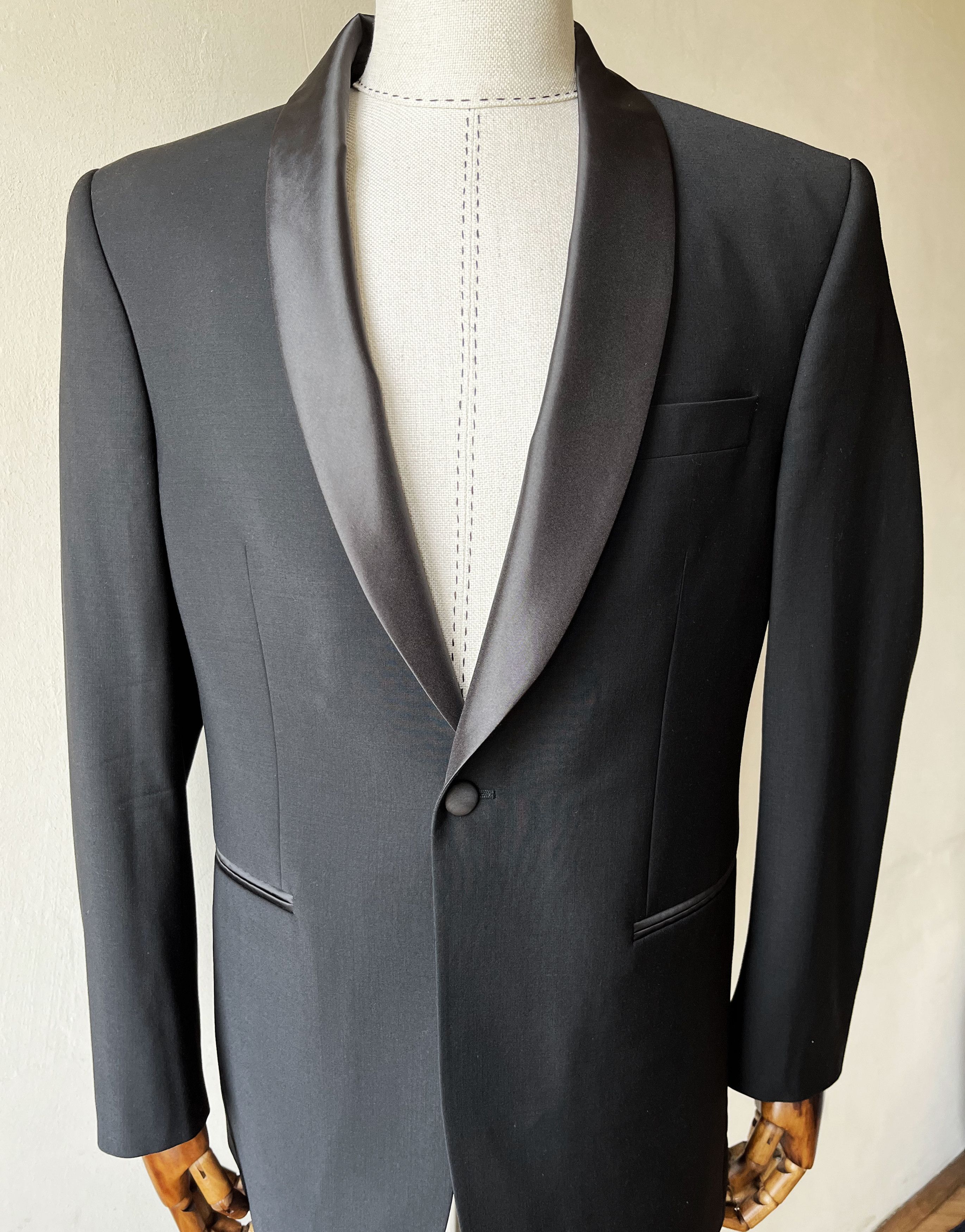 SuperFine Wool Men's Tuxedo - Pit to Pit 21.4in / 54.5cm