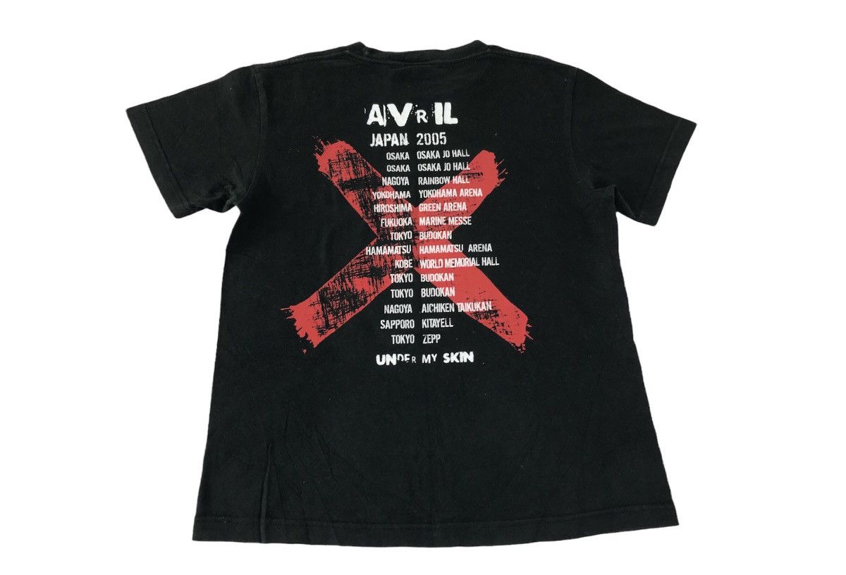 Band Tees × Vintage Avril Lavigne Under My Skin Japan Tour 2005 Tag Shoot Tee Size US S / EU 44-46 / 1 - 2 Thumbnail