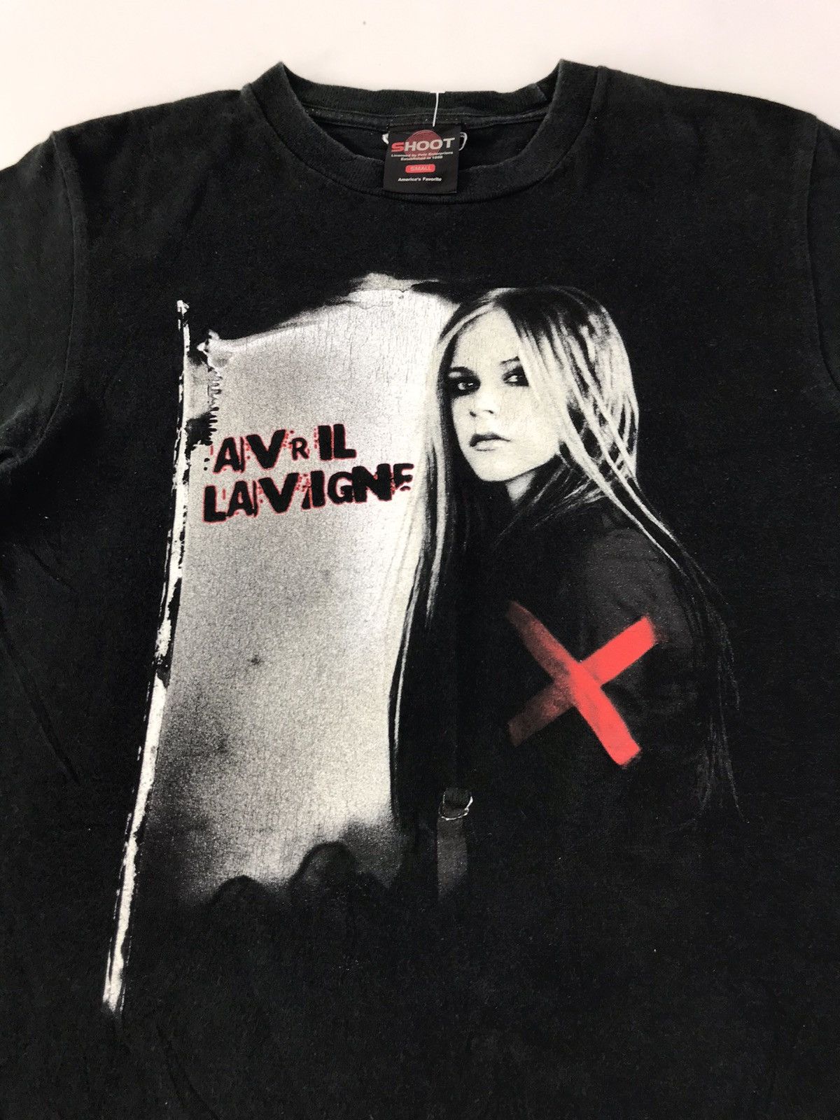 Band Tees × Vintage Avril Lavigne Under My Skin Japan Tour 2005 Tag Shoot Tee Size US S / EU 44-46 / 1 - 3 Thumbnail