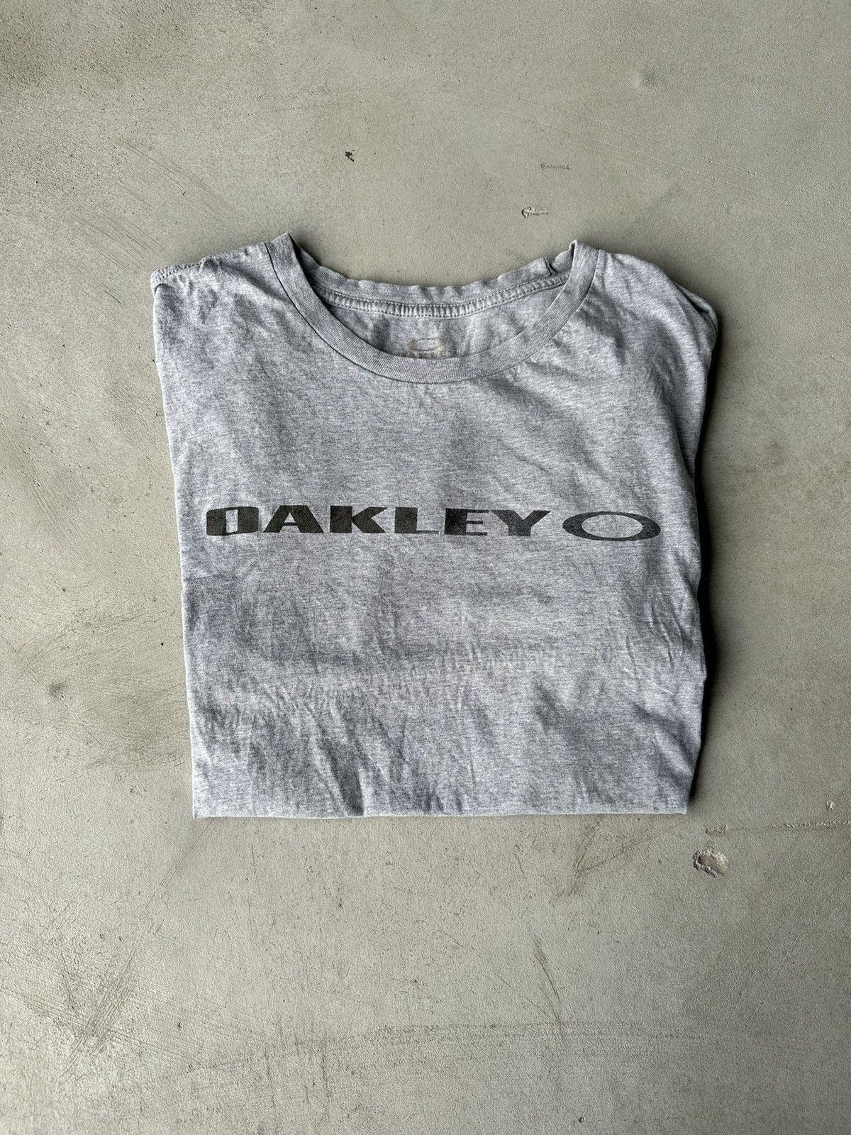 Oakley Rare Vintage Oakley Logo T-shirt Size US L / EU 52-54 / 3 - 1 Thumbnail