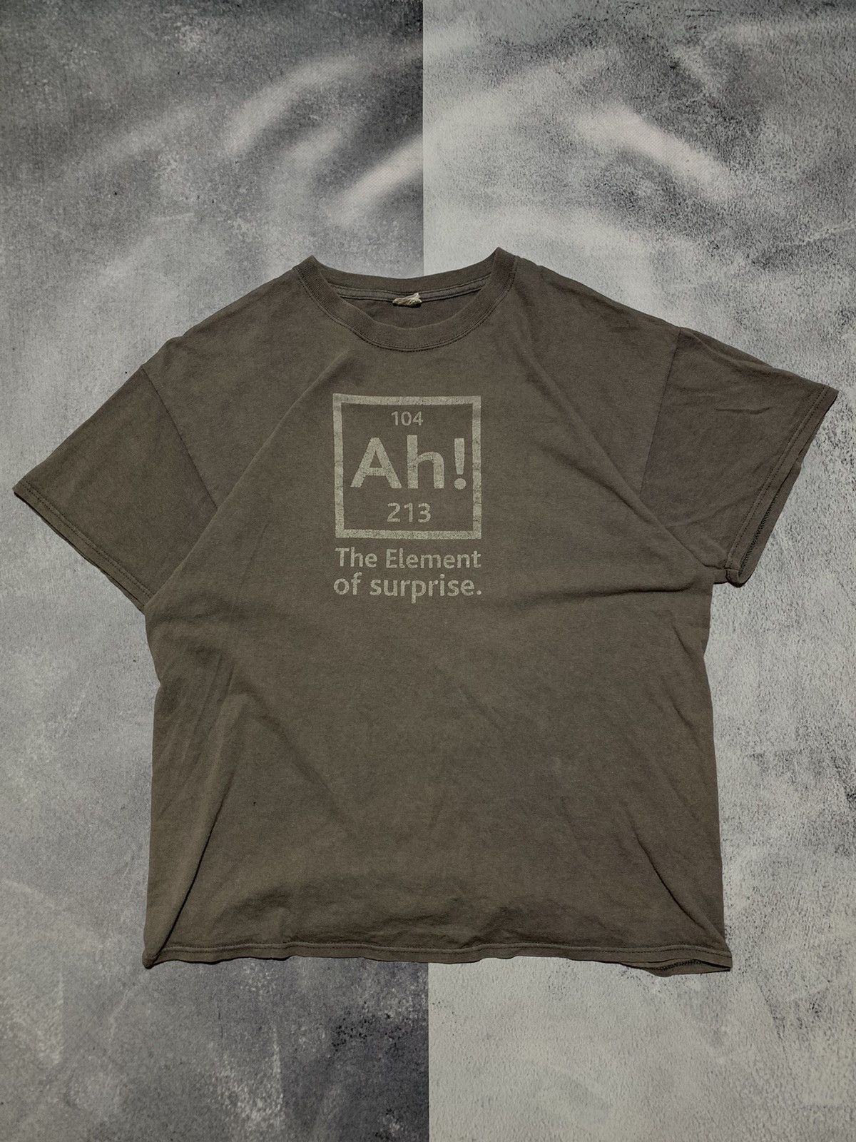 Vintage Vintage Y2K Humor AH Mendeleev t-shirt big logo size L Size US L / EU 52-54 / 3 - 1 Thumbnail