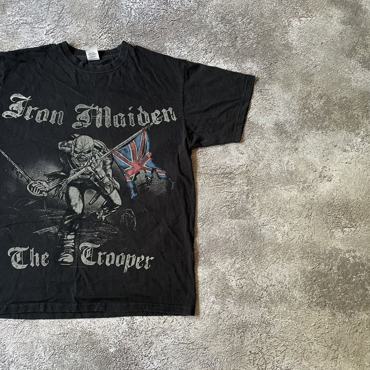 Vintage Vintage 90s Iron Maiden Band Tee Graphic Thrashed Grunge L Size US L / EU 52-54 / 3 - 2 Thumbnail