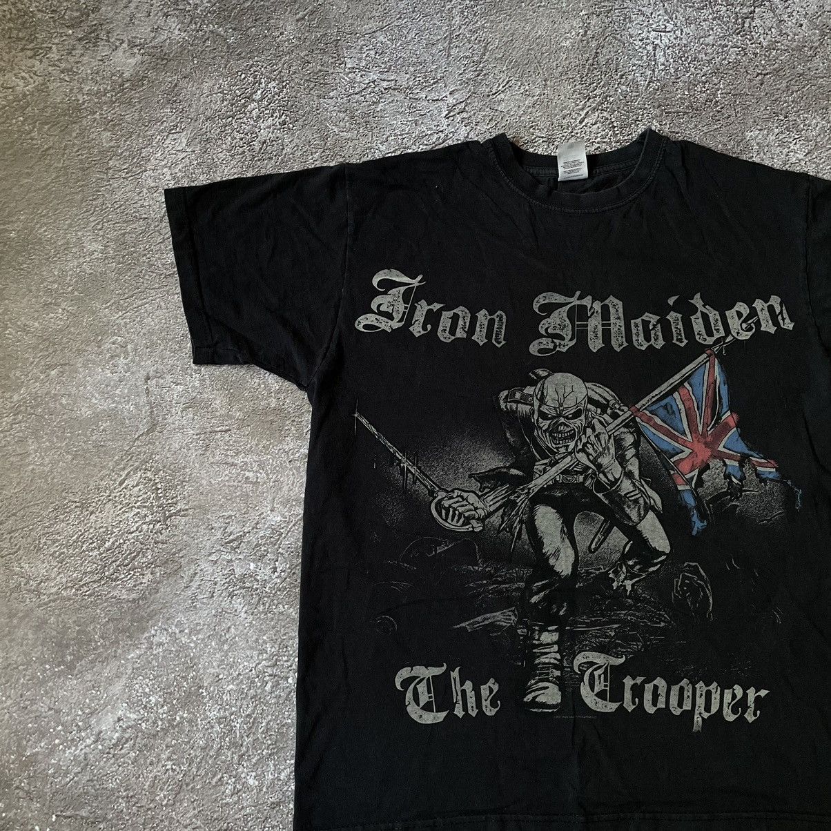Vintage Vintage 90s Iron Maiden Band Tee Graphic Thrashed Grunge L Size US L / EU 52-54 / 3 - 4 Thumbnail
