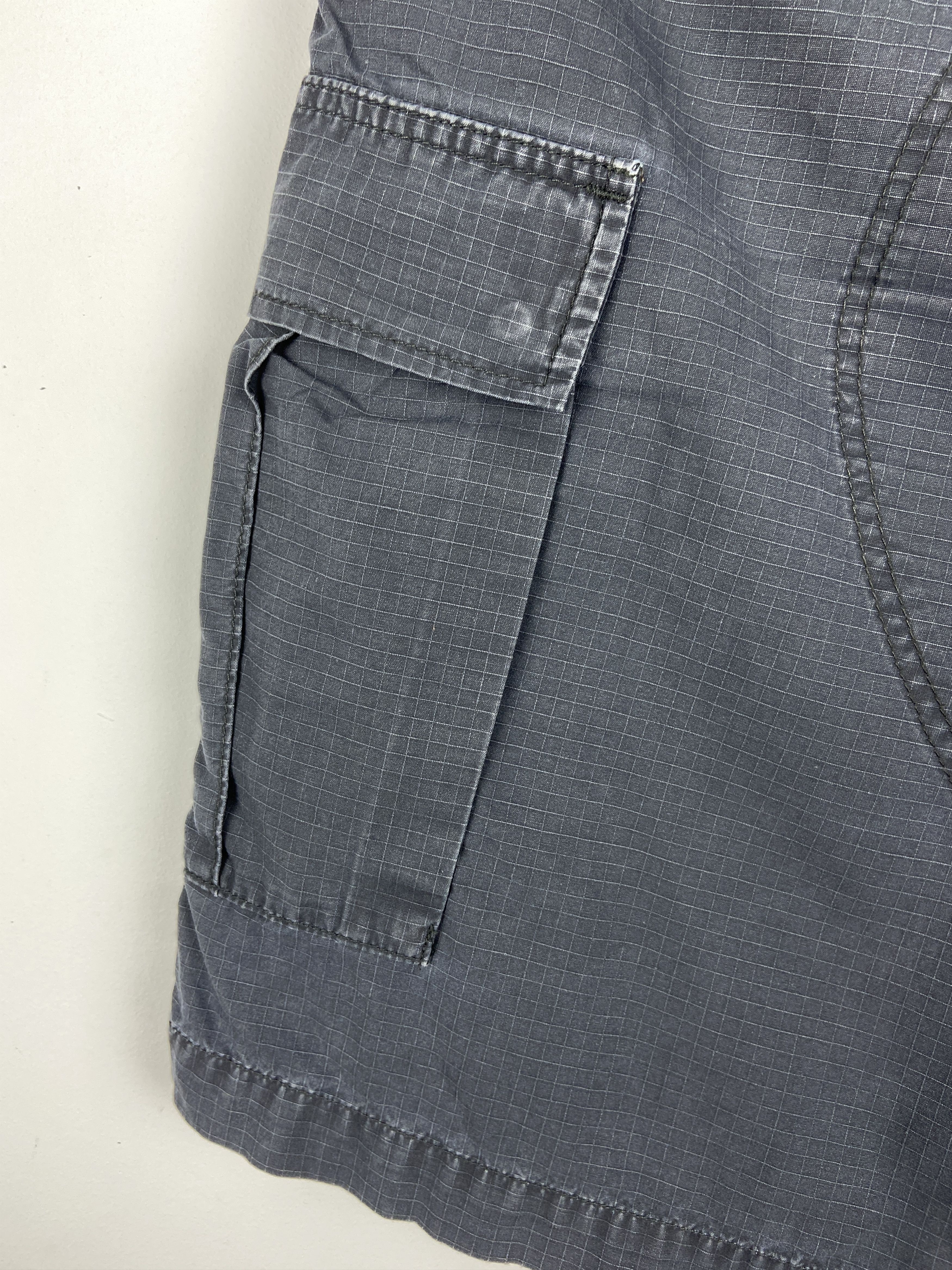 Carhartt Vintage Carhartt Multi Pocket Cargo Shorts Size US 34 / EU 50 - 18 Thumbnail