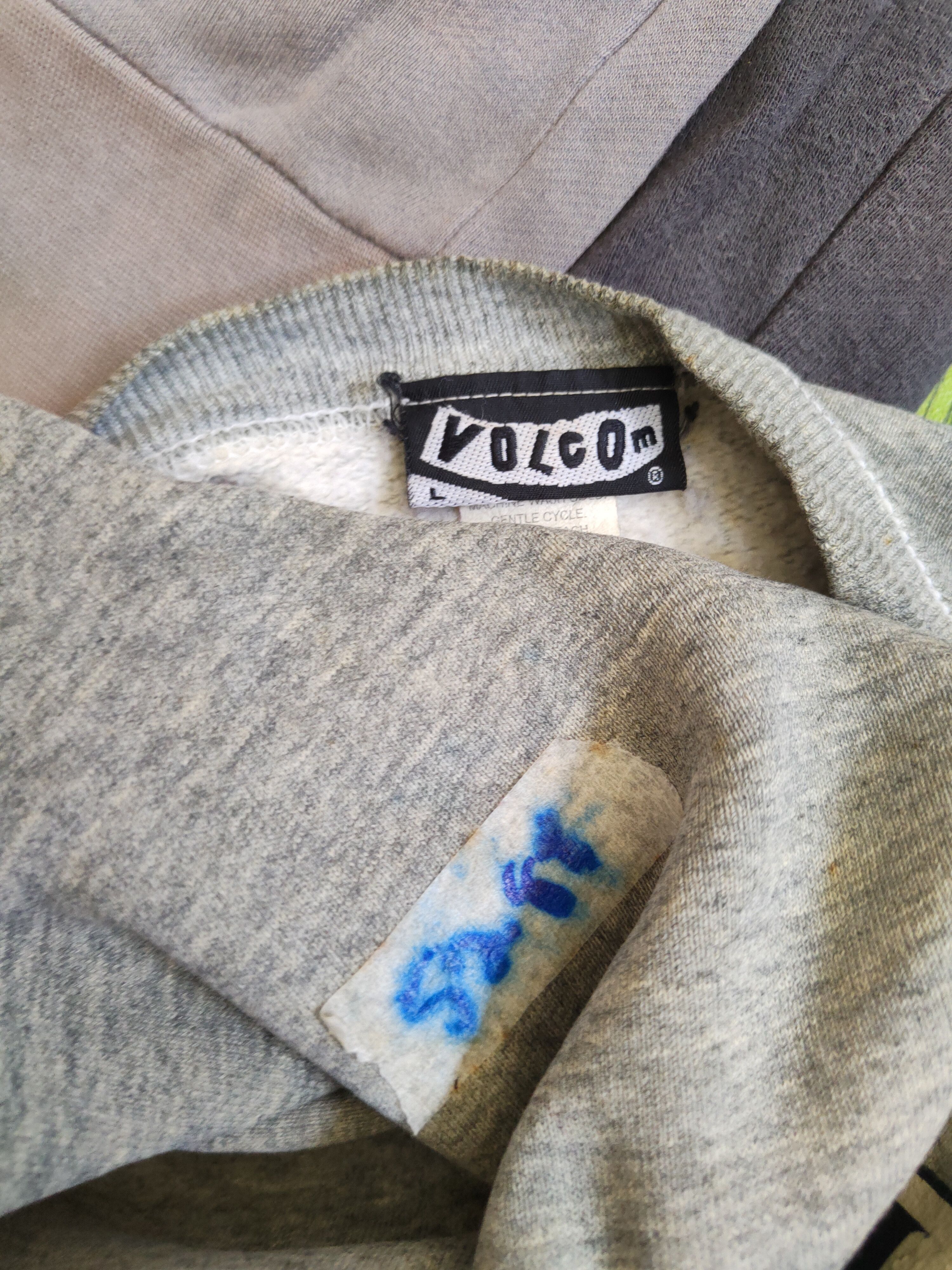 Volcom DL Volcom vintage Gray thrashed distressed Sweatshirt #1469 Size US L / EU 52-54 / 3 - 11 Thumbnail