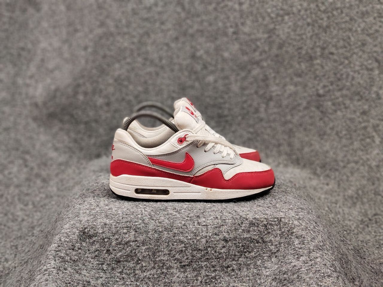 Nike Vintage Nike Air Max 1 Anniversary OG Red White Sneakers Size US 5 / EU 37 - 4 Thumbnail