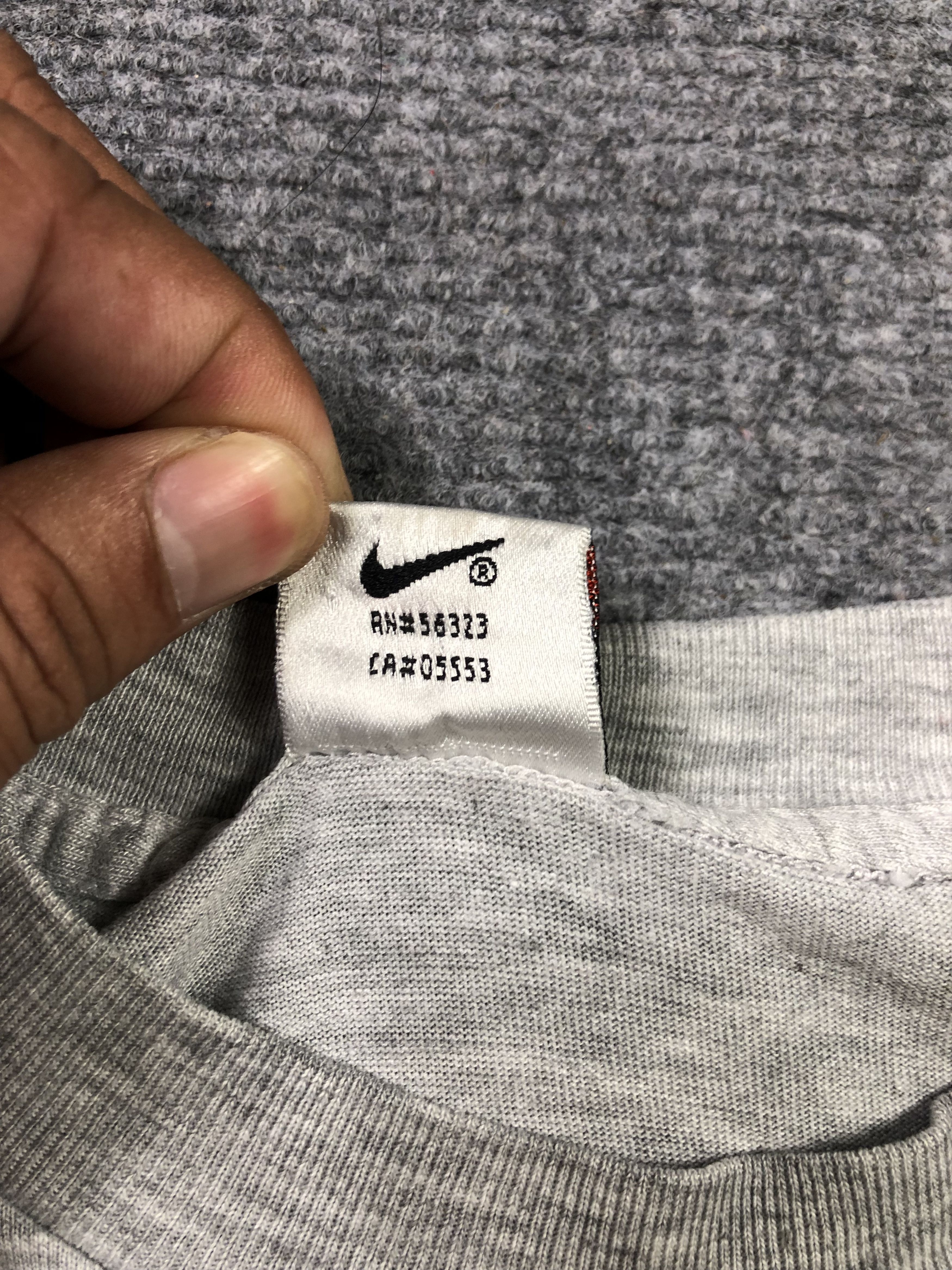 Vintage Vintage Nike Swoosh Tshirt Size US L / EU 52-54 / 3 - 4 Thumbnail