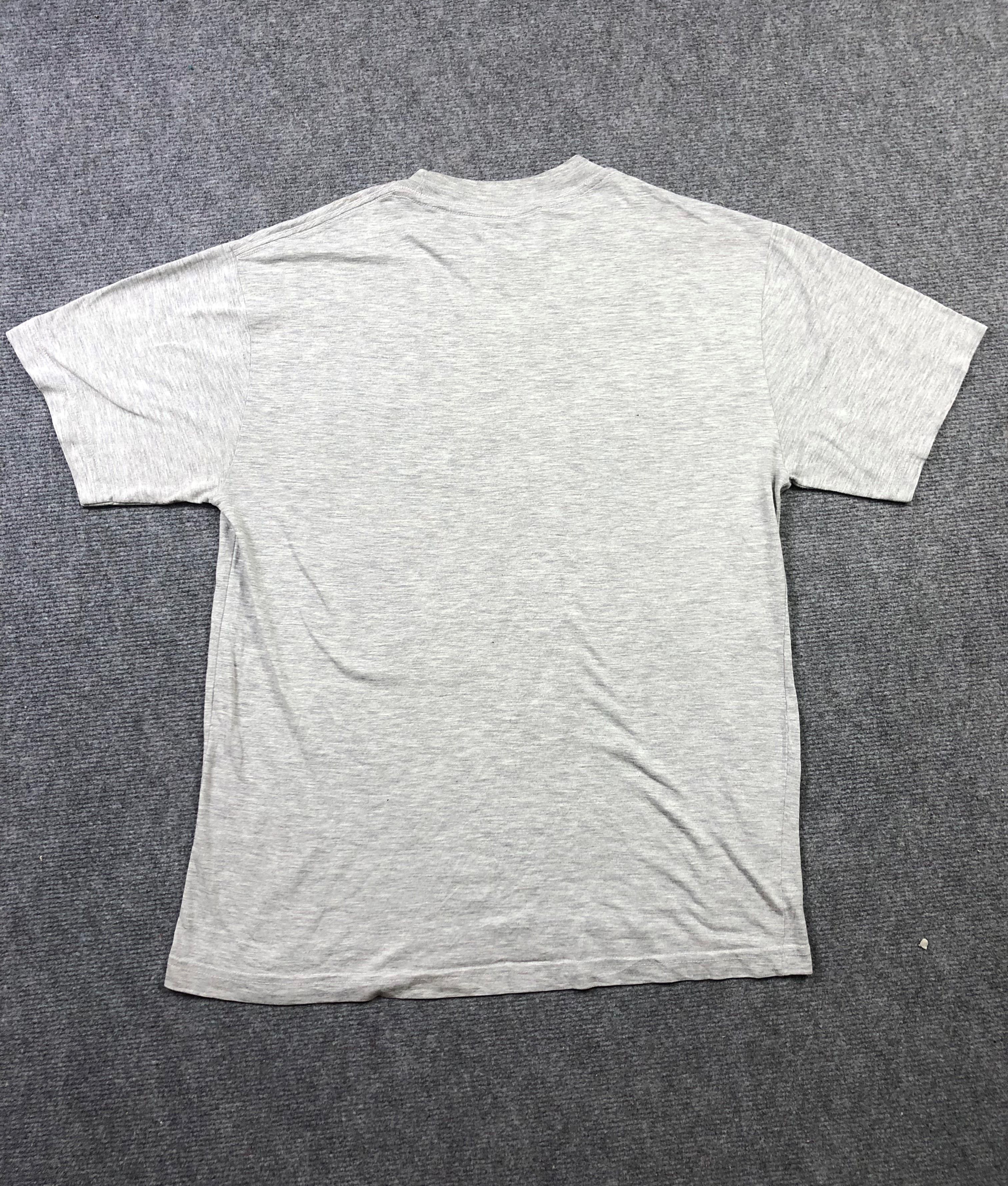 Vintage Vintage Nike Swoosh Tshirt Size US L / EU 52-54 / 3 - 5 Thumbnail