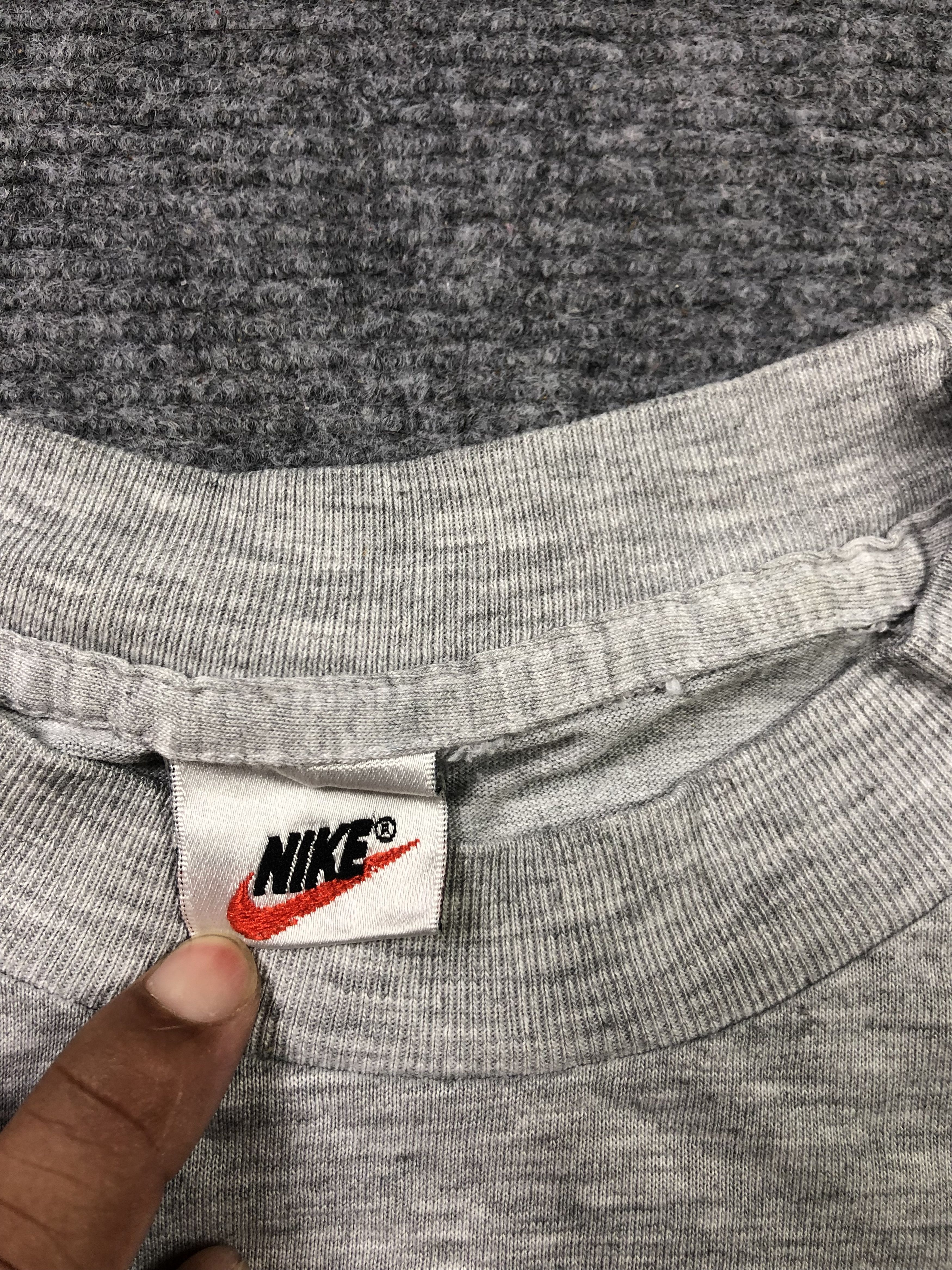 Vintage Vintage Nike Swoosh Tshirt Size US L / EU 52-54 / 3 - 3 Thumbnail