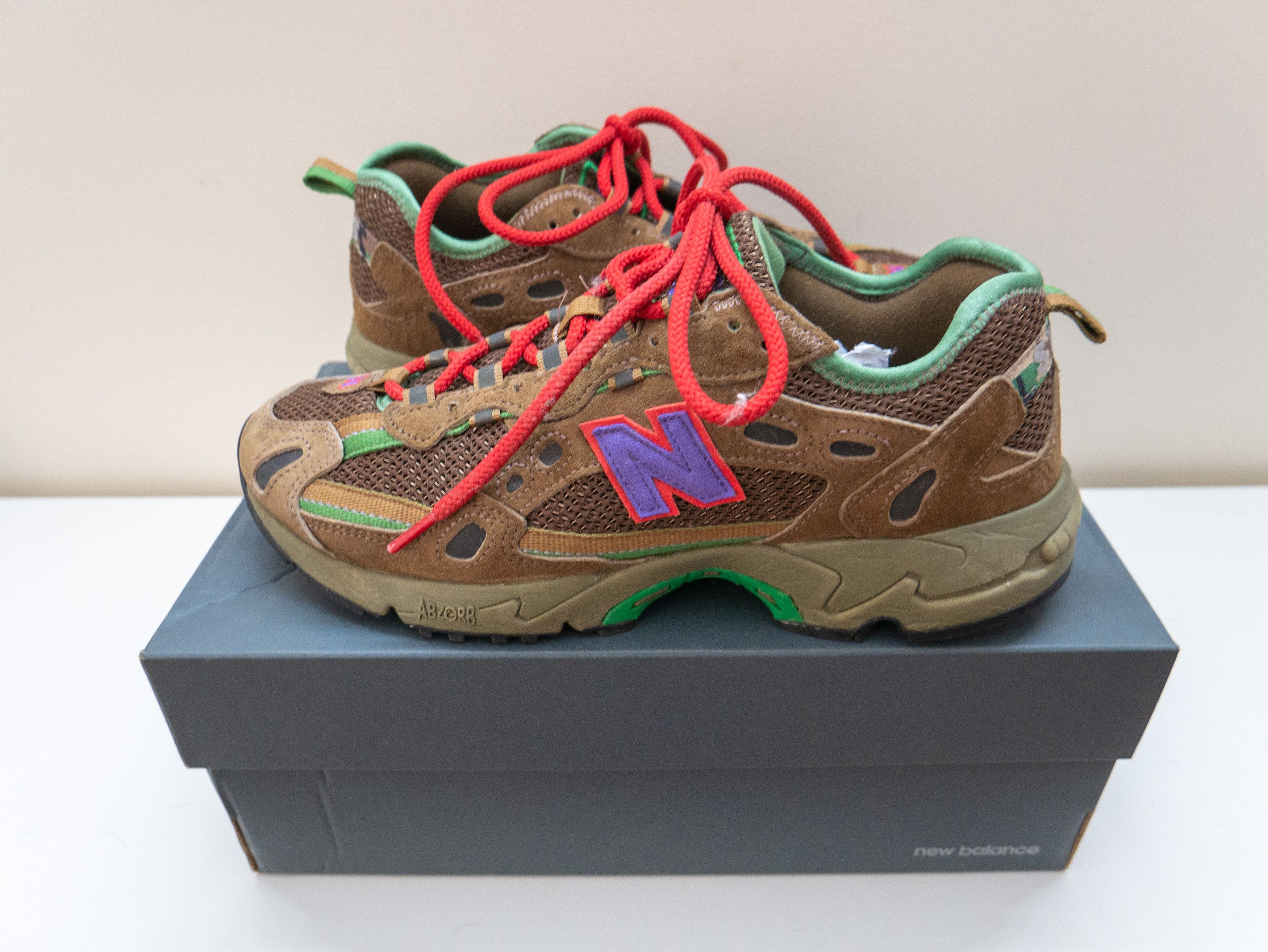 image of New Balance x Stray Rats 2020 827 Sewer Stompers Shoes in Brown/Green, Men's (Size 9)
