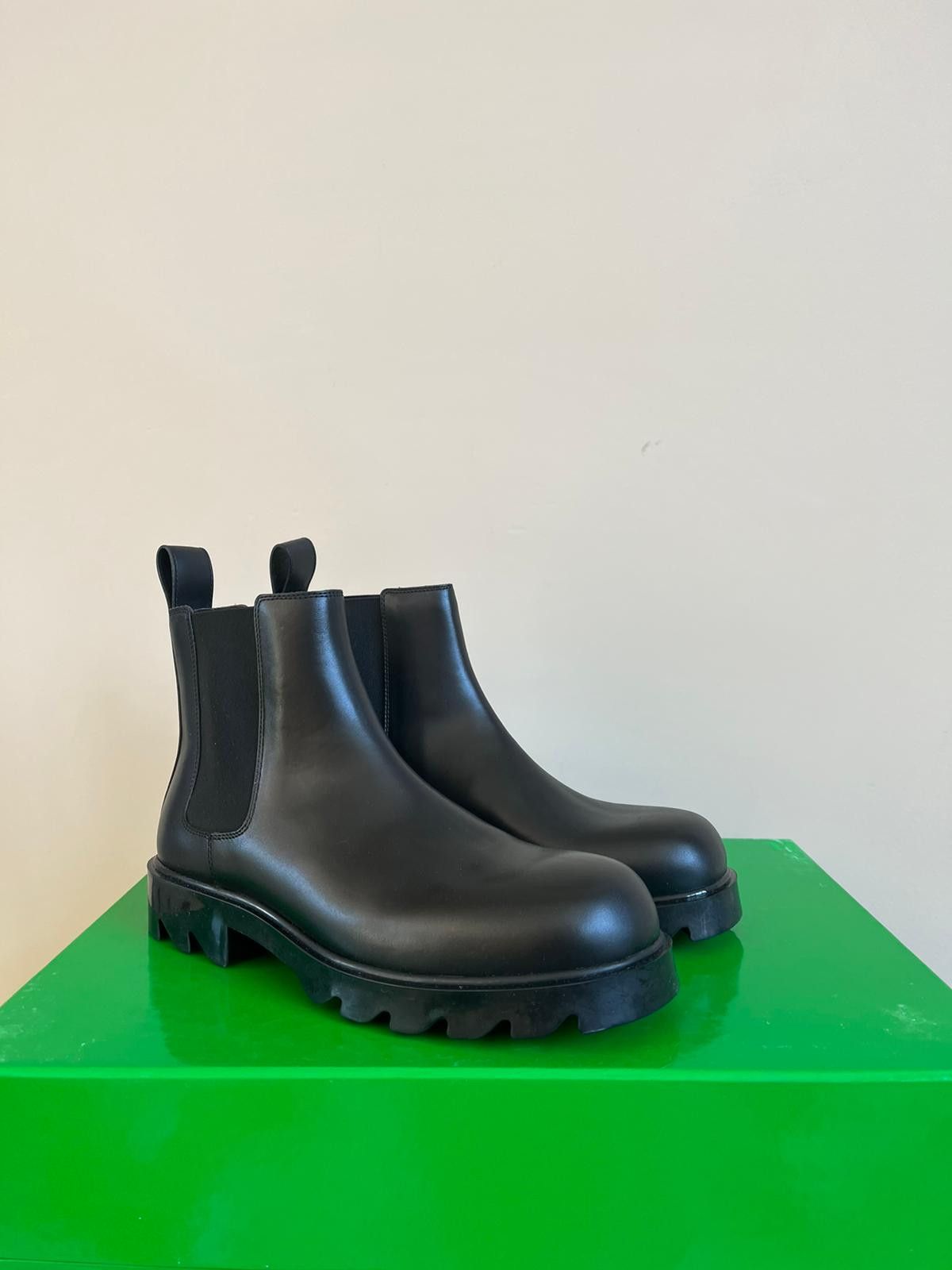 Bottega Veneta Ankle Boots in Shibuya Calfskin Size US 9 / EU 42 - 8 Thumbnail