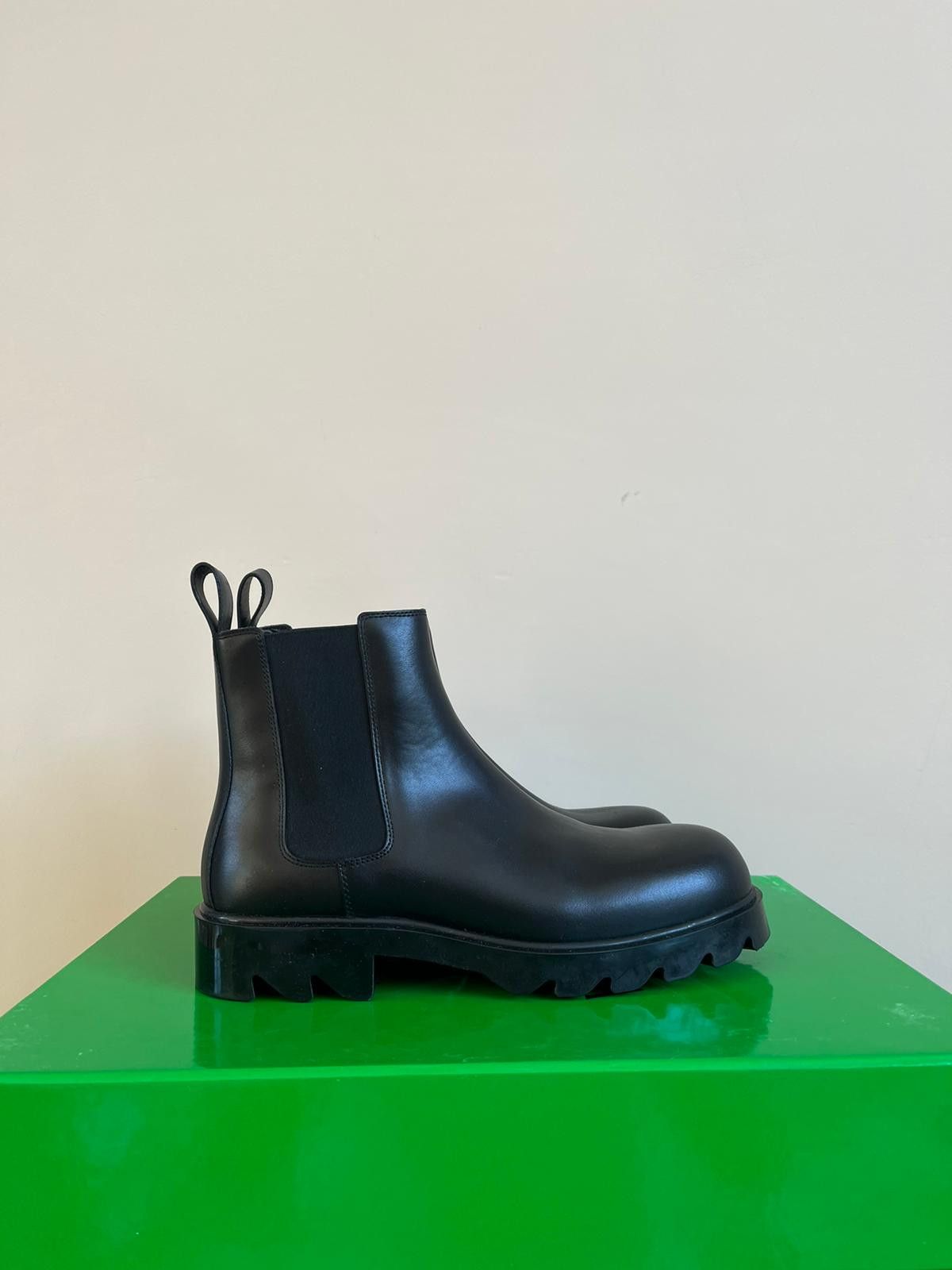Bottega Veneta Ankle Boots in Shibuya Calfskin Size US 9 / EU 42 - 1 Thumbnail