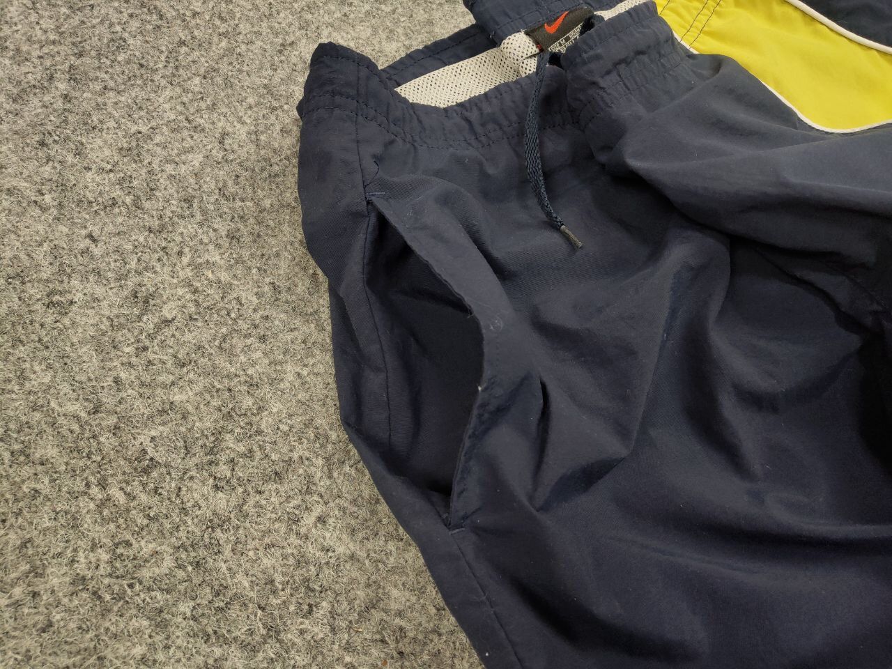 Nike Vintage 90's Nike Shorts Big Logo swoosh casual Streetwear Size US 34 / EU 50 - 3 Thumbnail
