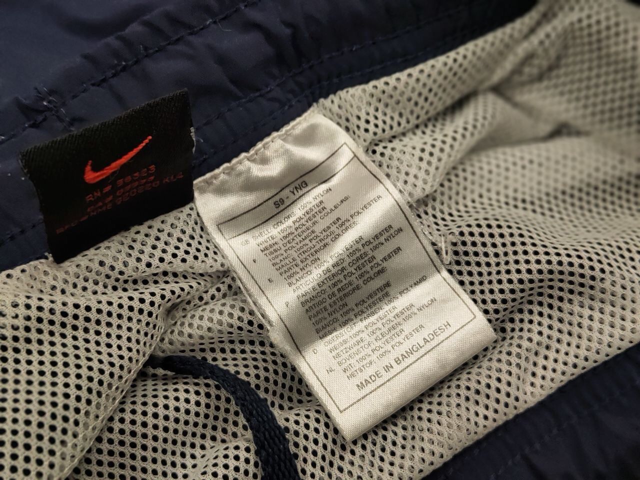 Nike Vintage 90's Nike Shorts Big Logo swoosh casual Streetwear Size US 34 / EU 50 - 13 Thumbnail