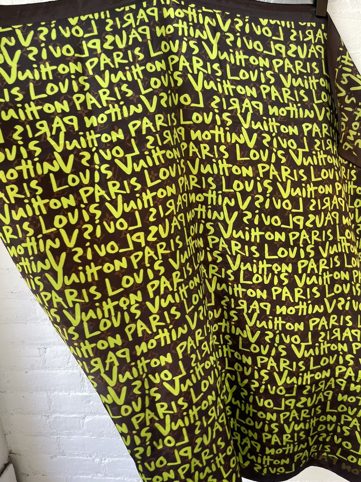 Louis Vuitton × Stephen Sprouse LV Louis Vuitton SPROUSE GRAFFITI BANDANA SCARF NEW Size ONE SIZE - 3 Thumbnail