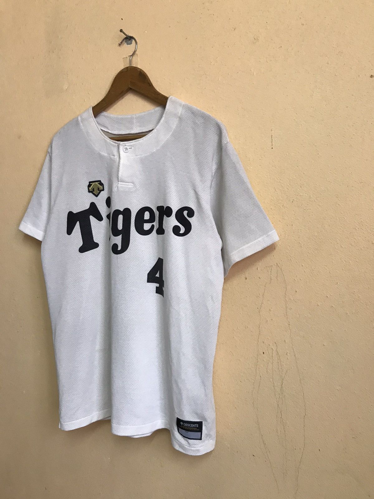 MLB HANSHIN TIGER MLB BASEBALL Size US L / EU 52-54 / 3 - 3 Thumbnail
