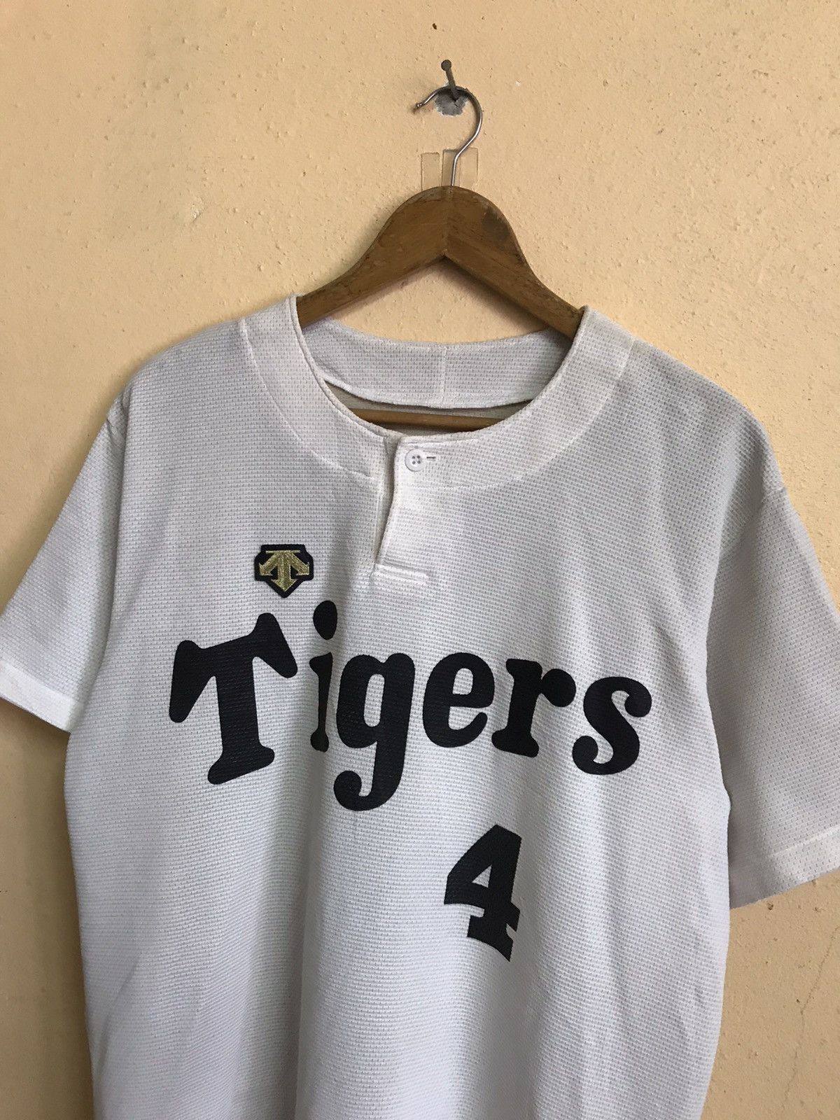 MLB HANSHIN TIGER MLB BASEBALL Size US L / EU 52-54 / 3 - 6 Thumbnail