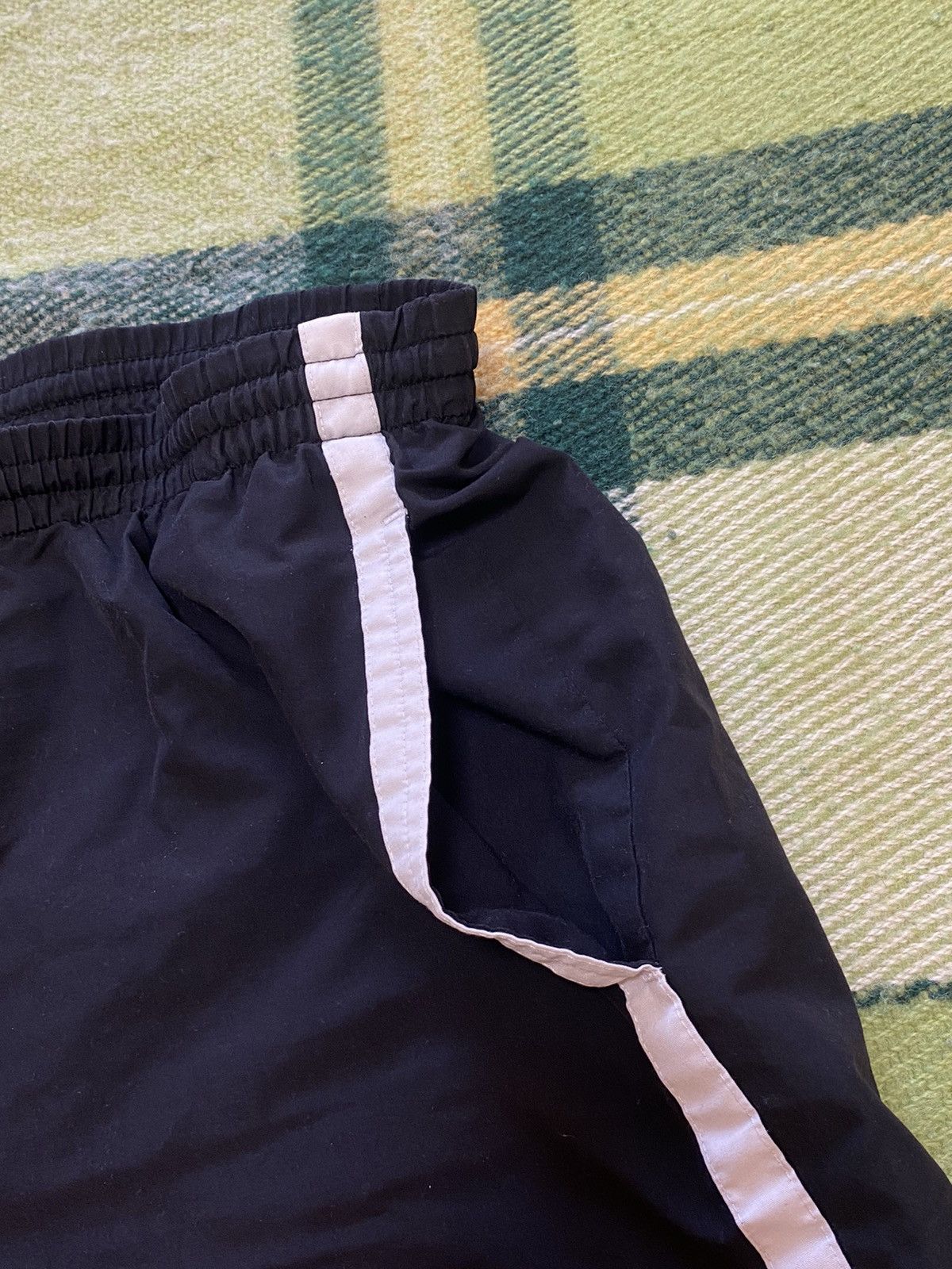 Adidas Vintage Adidas shorts streetwear y2k casual style size L Size US 34 / EU 50 - 2 Thumbnail