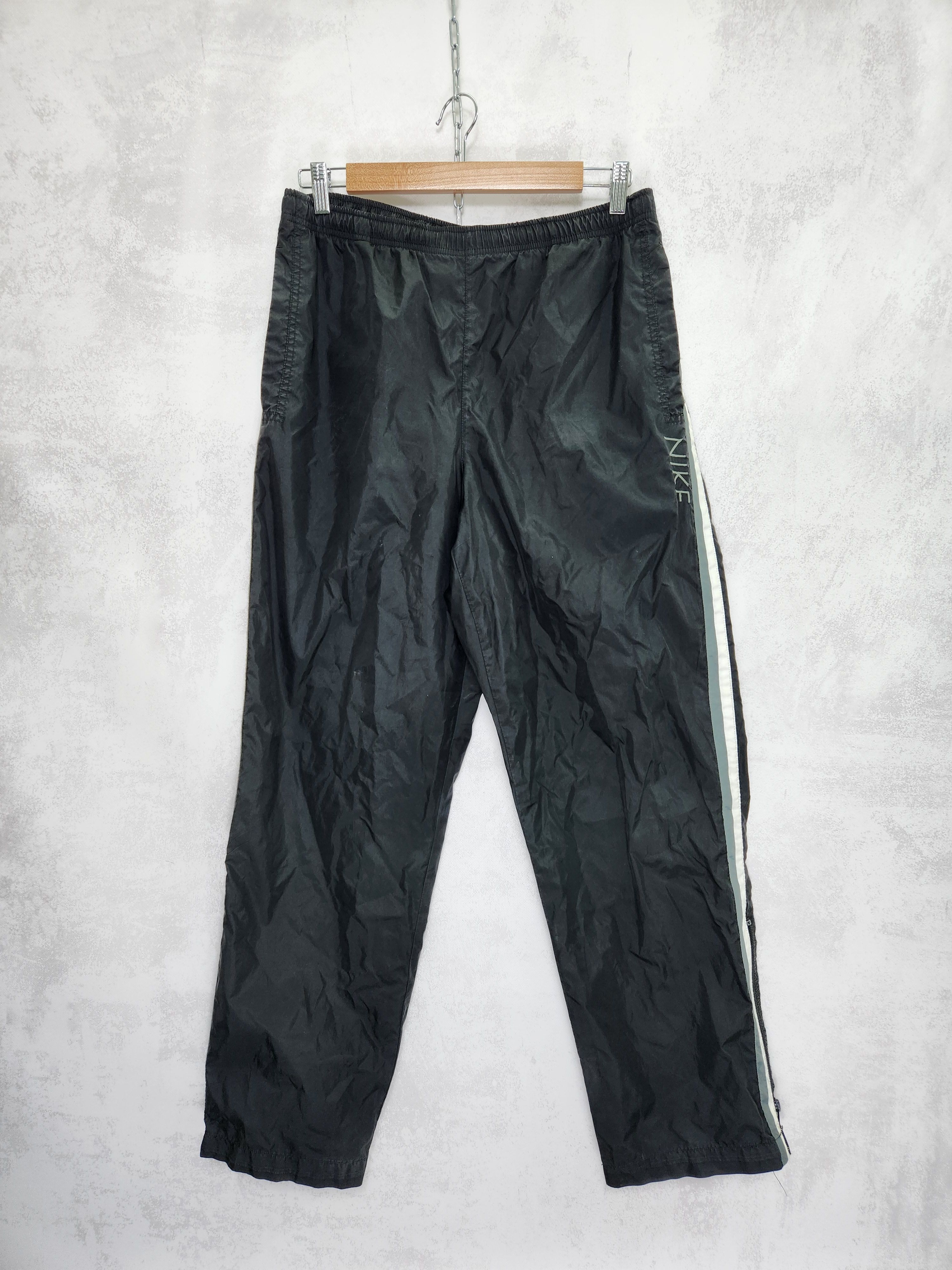 Nike Y2k Nike vintage 90s nylon casual pants M Size US 32 / EU 48 - 1 Thumbnail