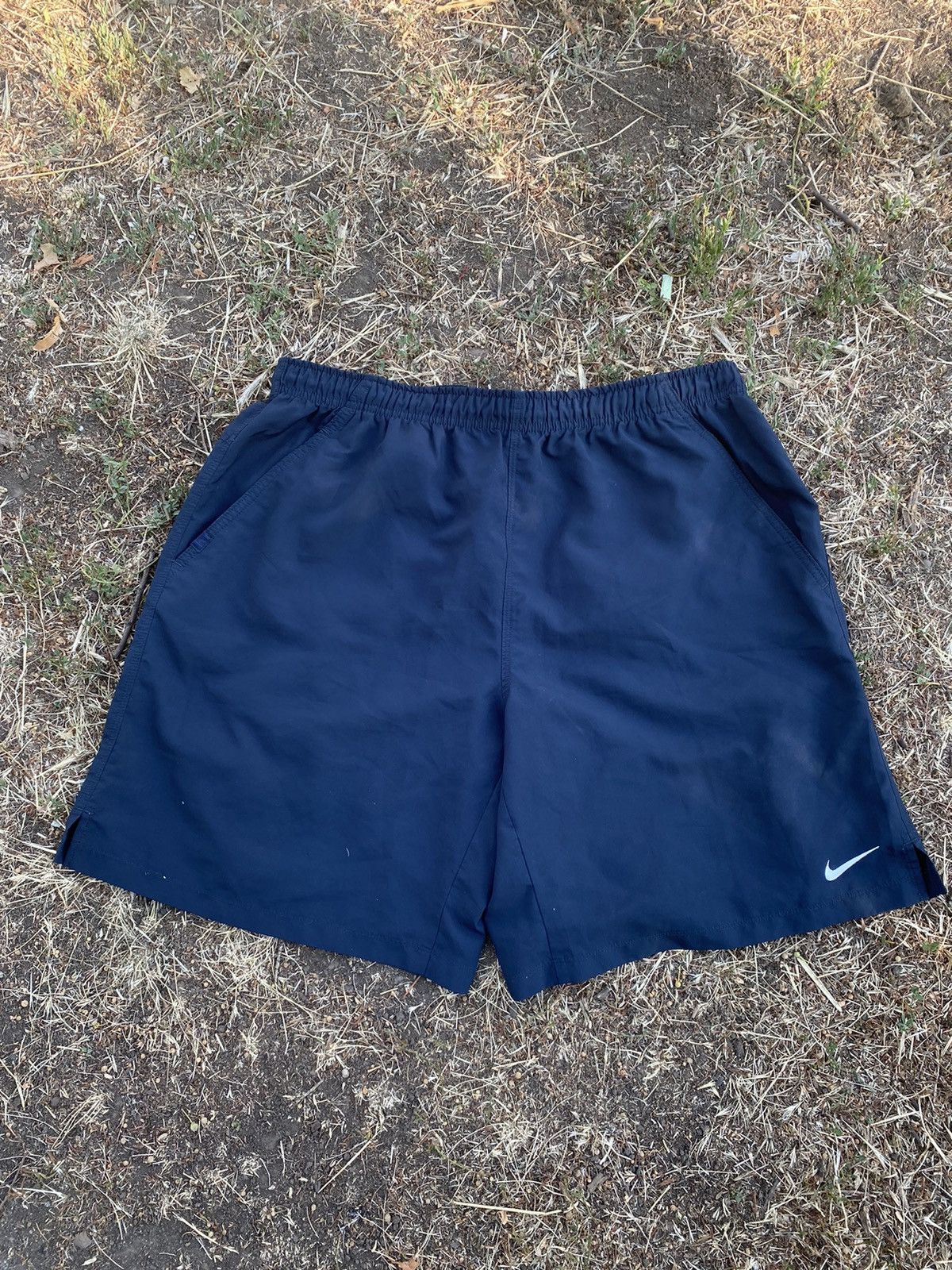 Nike Vintage Nike shorts streetwear swoosh casual y2k size L Size US 34 / EU 50 - 1 Thumbnail