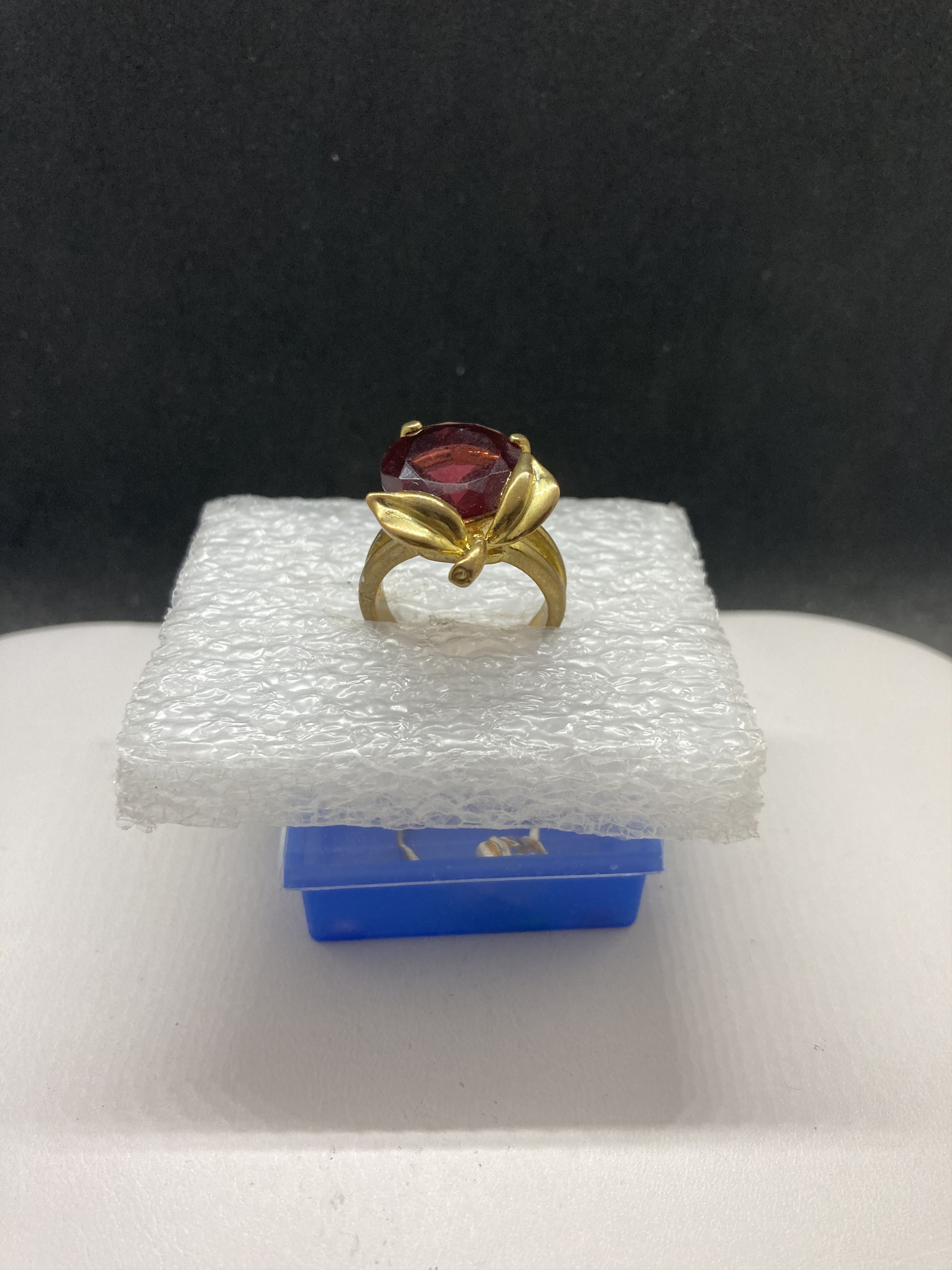 Designer × Jewelry × Vintage Red CZ Flower Bronze Ring - Size 8.75 Size ONE SIZE - 2 Thumbnail