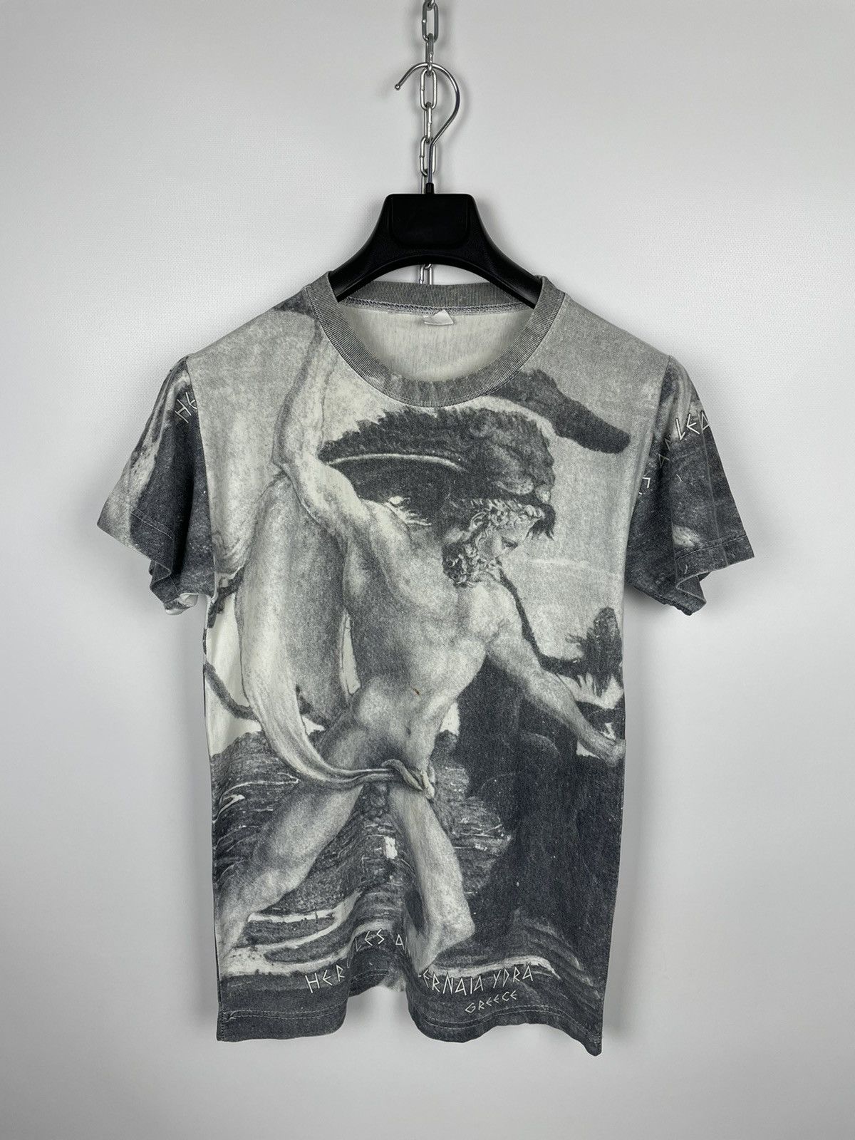 Vintage Vintage Greece Mythology ‘Hercules’ All Over Print T-Shirt Size US S / EU 44-46 / 1 - 1 Thumbnail