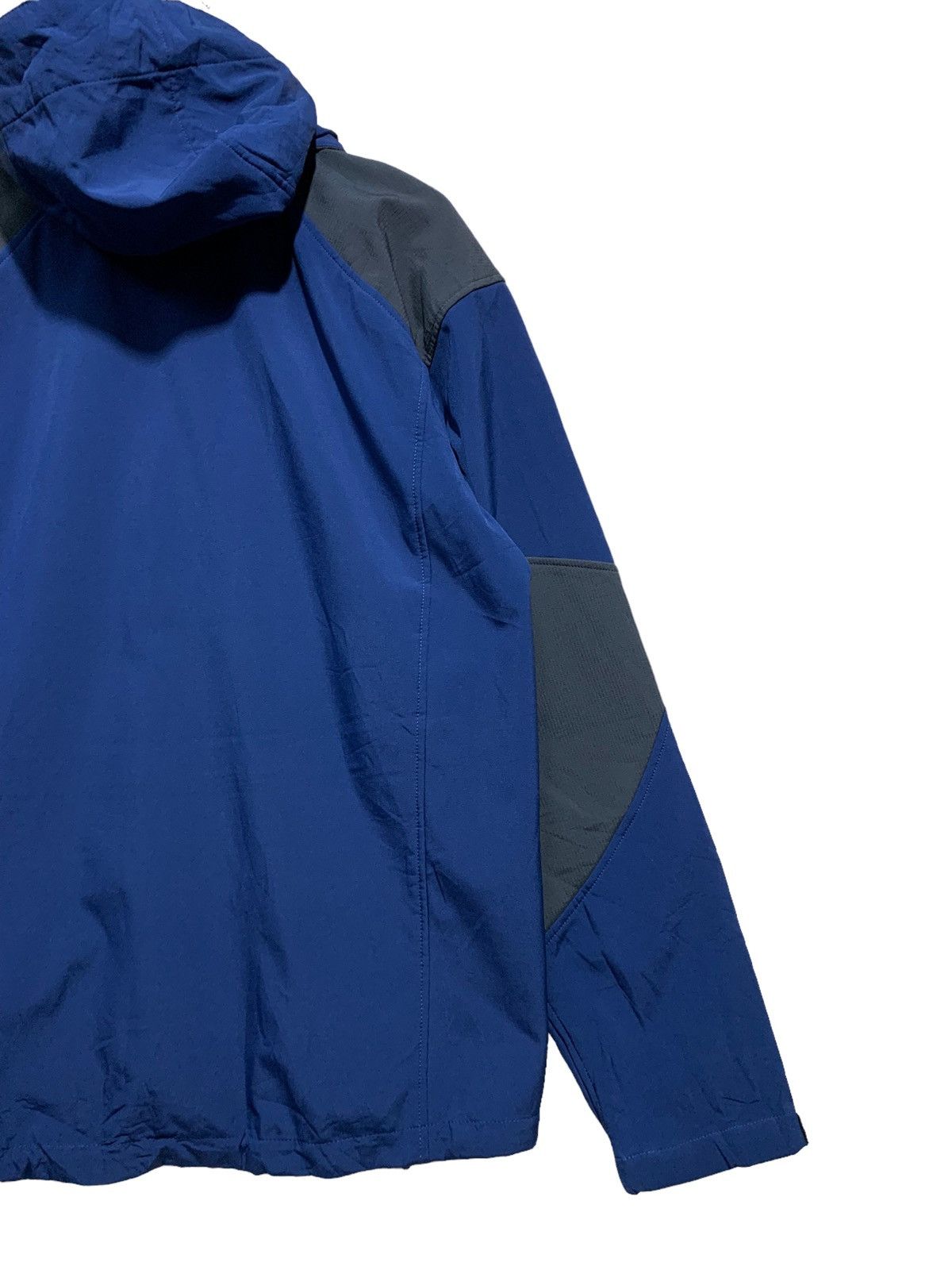 Haglofs 🔥HAGLOFS WATERPROOF OUTDOOR JACKETS Size US L / EU 52-54 / 3 - 7 Thumbnail