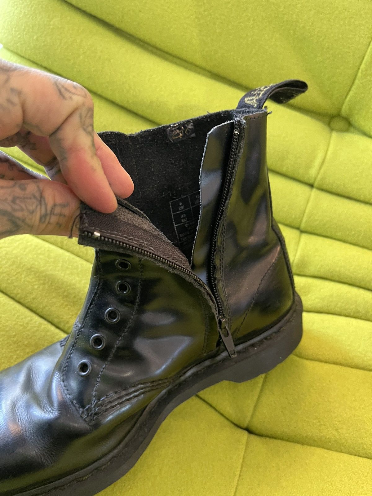 Dr. Martens × Vetements Vetements x Dr Marten BORDER LINE BOOTS US10 Size US 10 / EU 43 - 8 Thumbnail