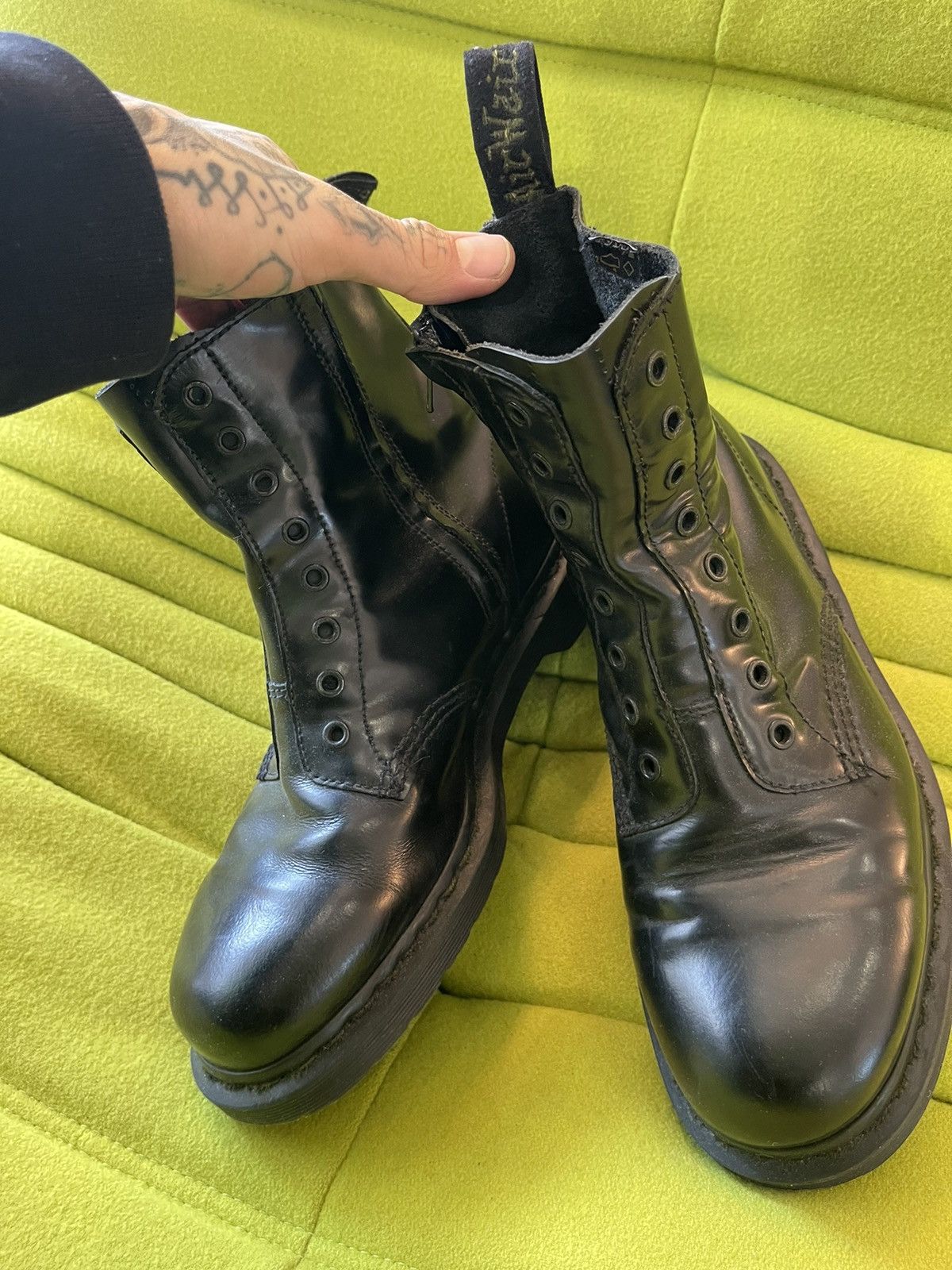 Dr. Martens × Vetements Vetements x Dr Marten BORDER LINE BOOTS US10 Size US 10 / EU 43 - 3 Thumbnail
