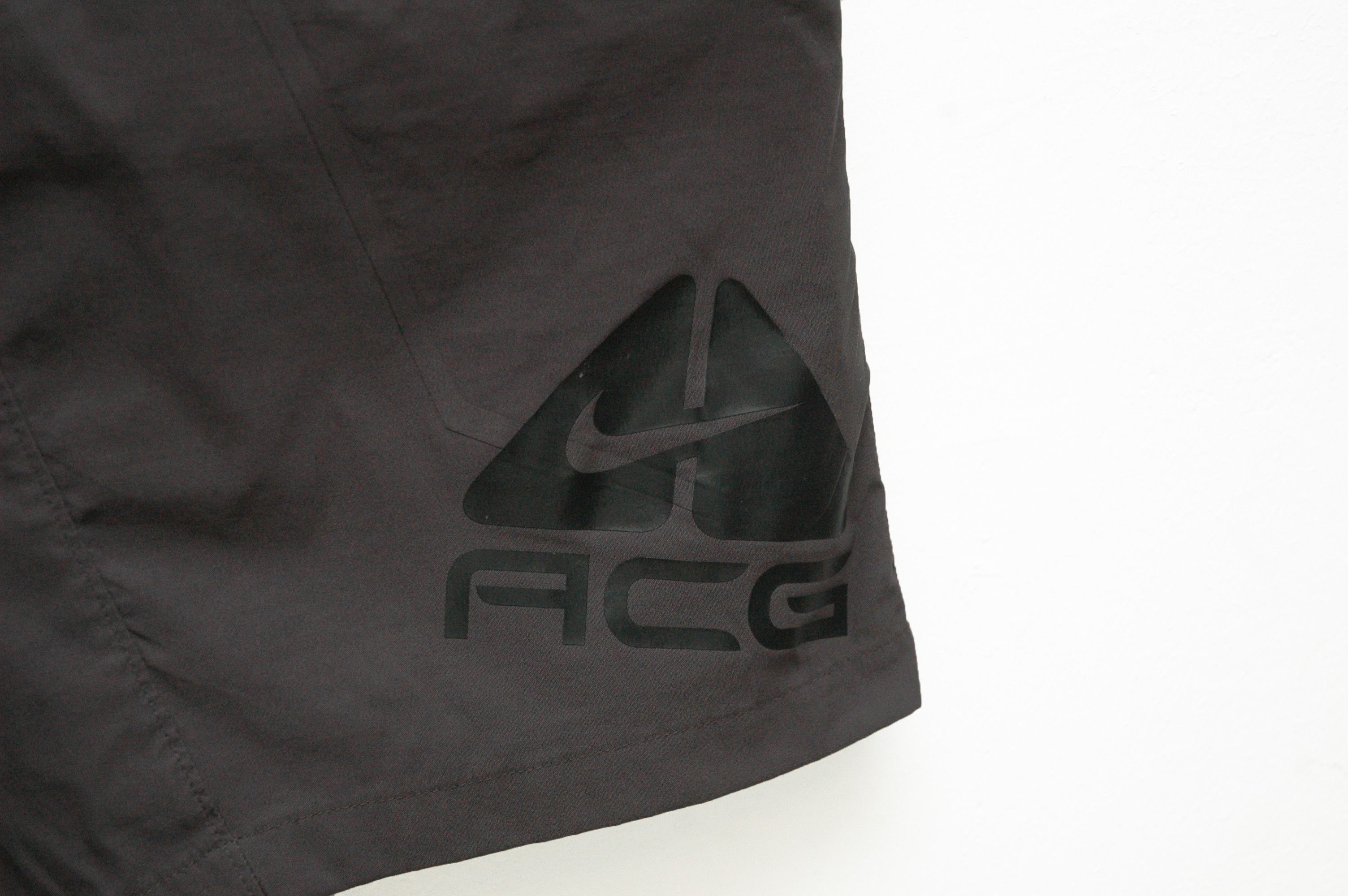 Nike ACG Vintage Nike ACG Cargo Shorts Dry Fit Size XL Size US 36 / EU 52 - 4 Thumbnail