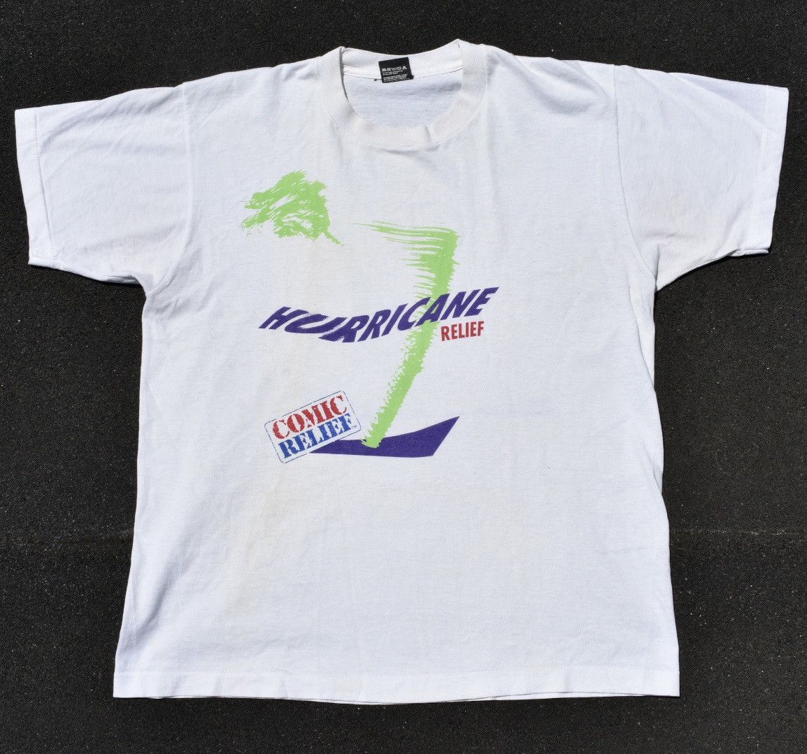 Vintage Vintage ‘92 Comic Relief: Hurricane Relief T-shirt (L) Size US L / EU 52-54 / 3 - 1 Thumbnail