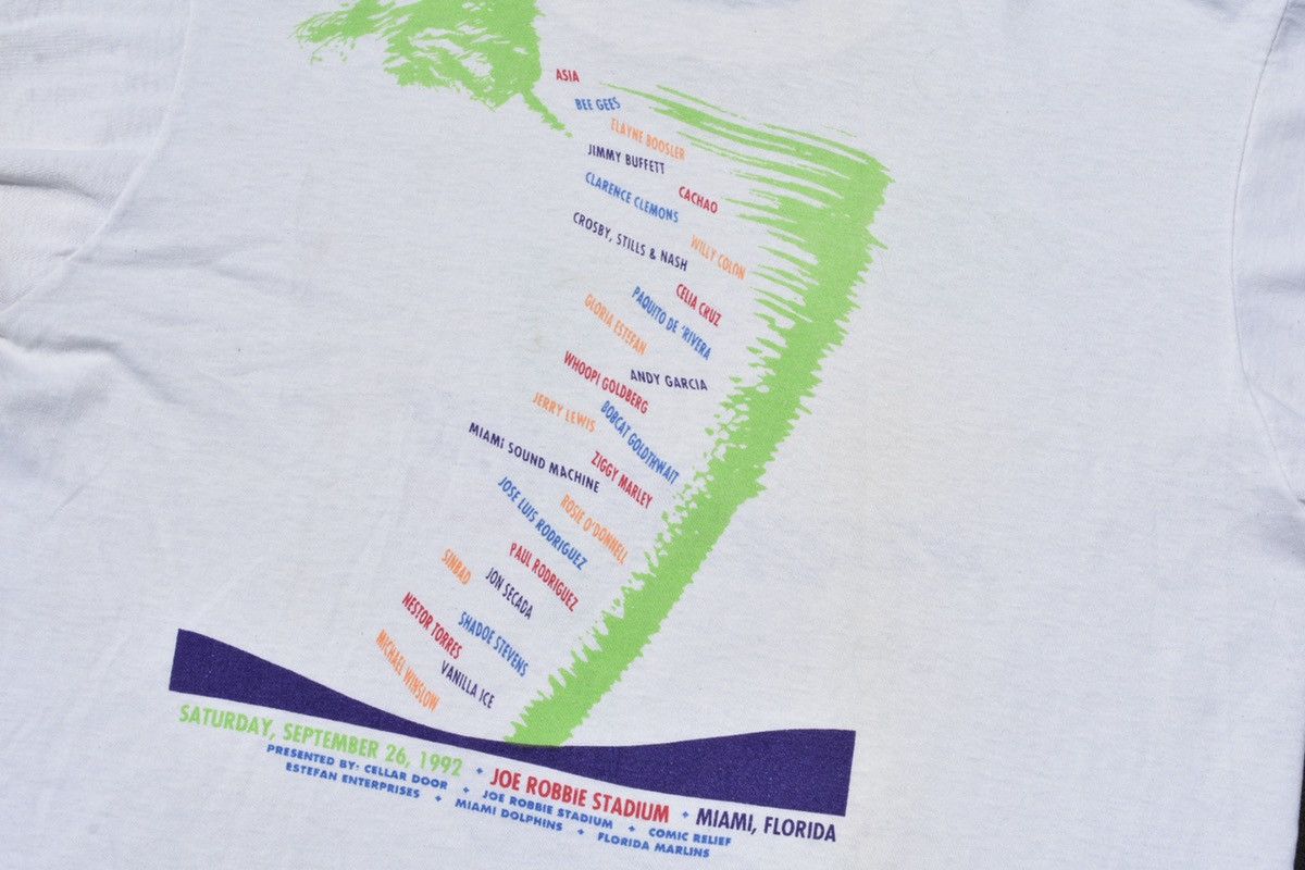 Vintage Vintage ‘92 Comic Relief: Hurricane Relief T-shirt (L) Size US L / EU 52-54 / 3 - 3 Thumbnail