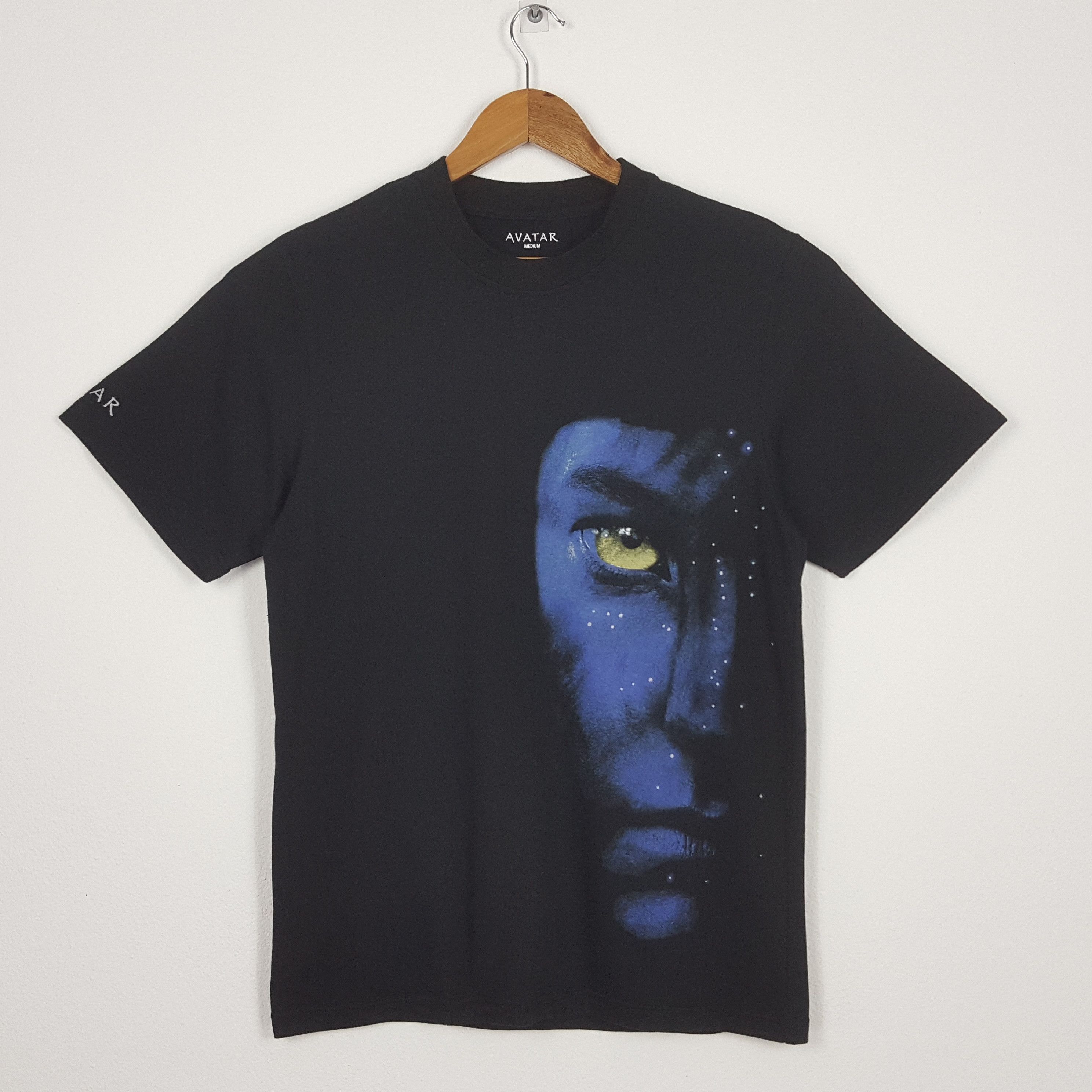 image of Cartoon Network x Movie Vintage Avatar American Science Fiction Film T-Shirt in Black (Size Medium)