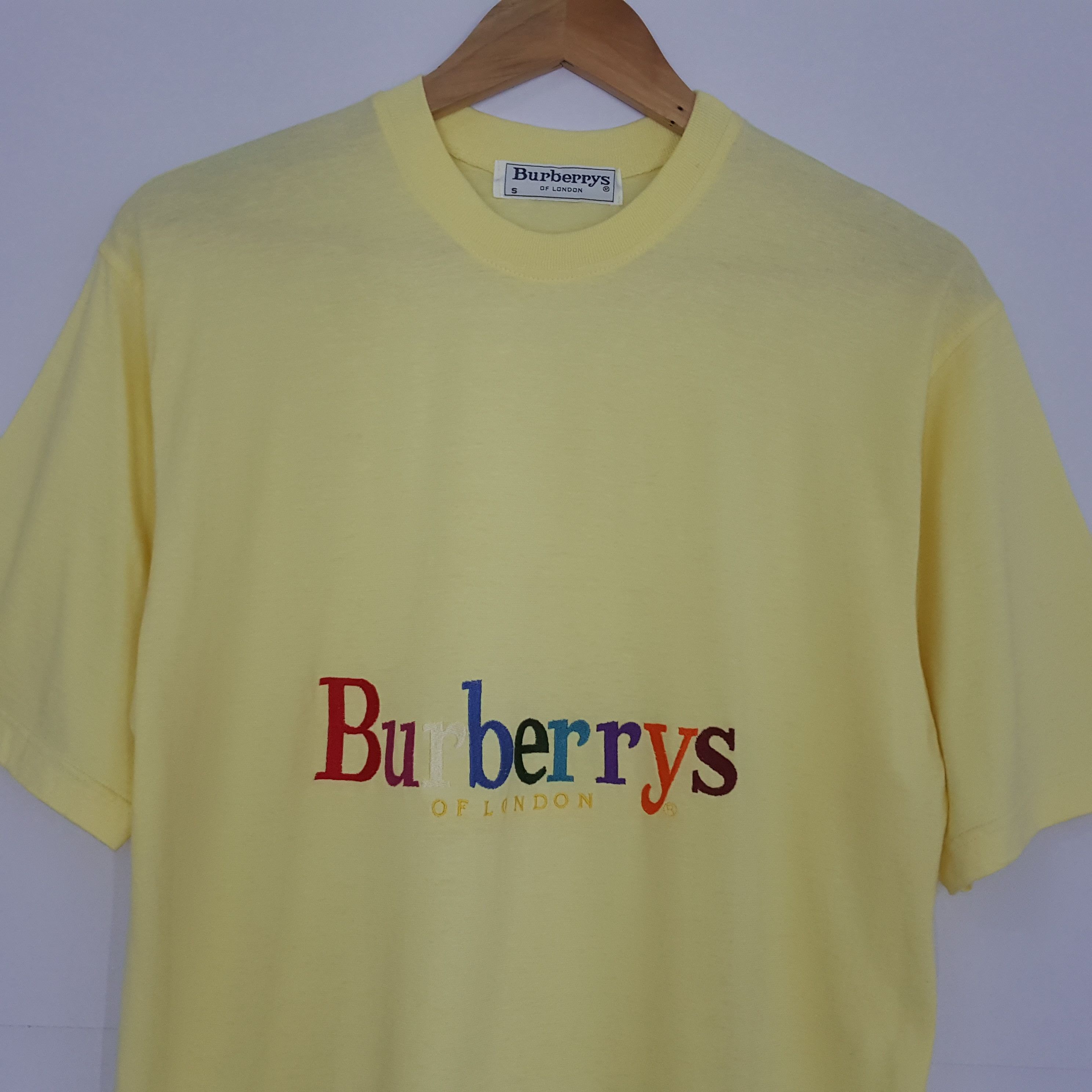 Burberry × Vintage Vintage Burberrys Embroidery Spell Out colourful tees cp1 Size US M / EU 48-50 / 2 - 2 Thumbnail