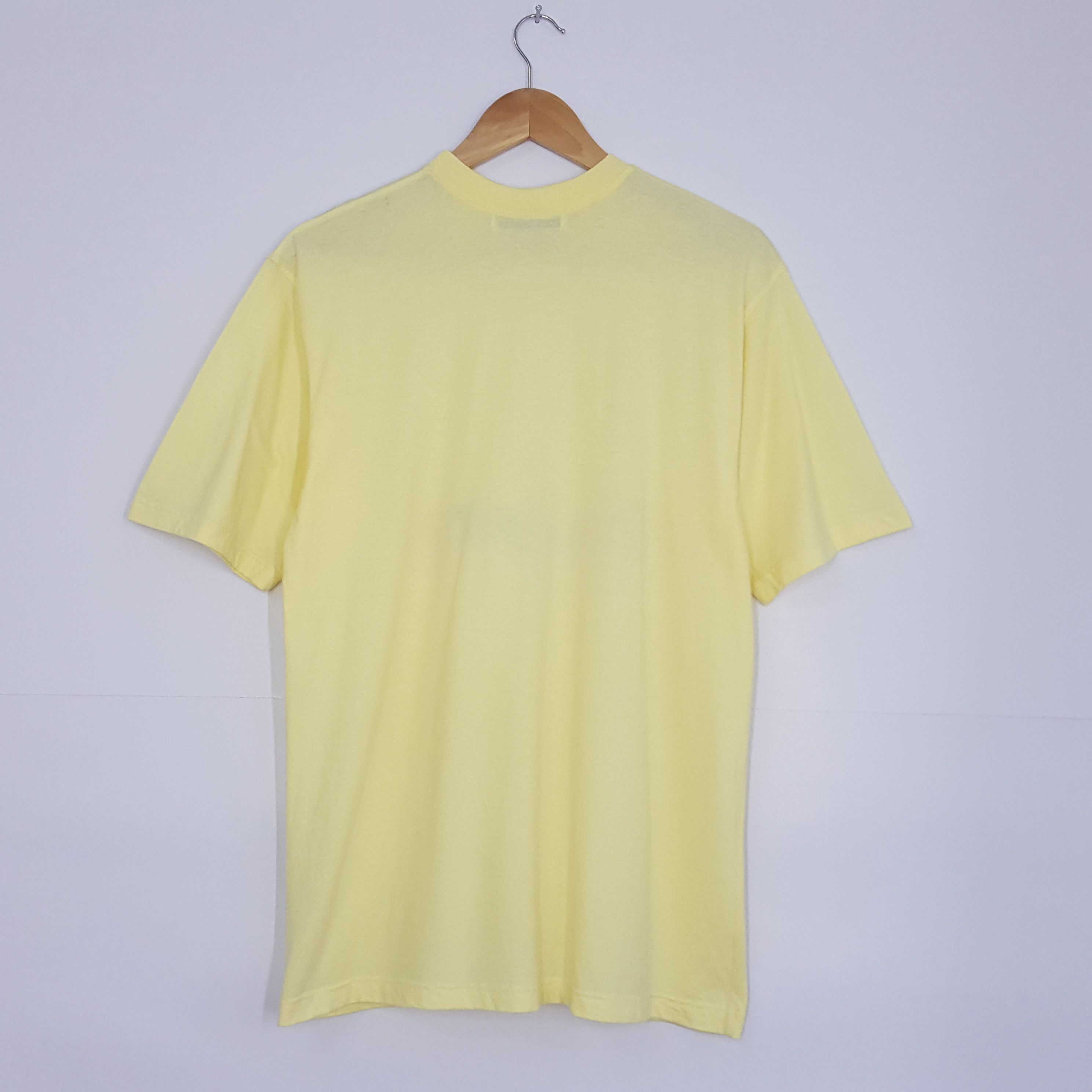 Burberry × Vintage Vintage Burberrys Embroidery Spell Out colourful tees cp1 Size US M / EU 48-50 / 2 - 4 Thumbnail