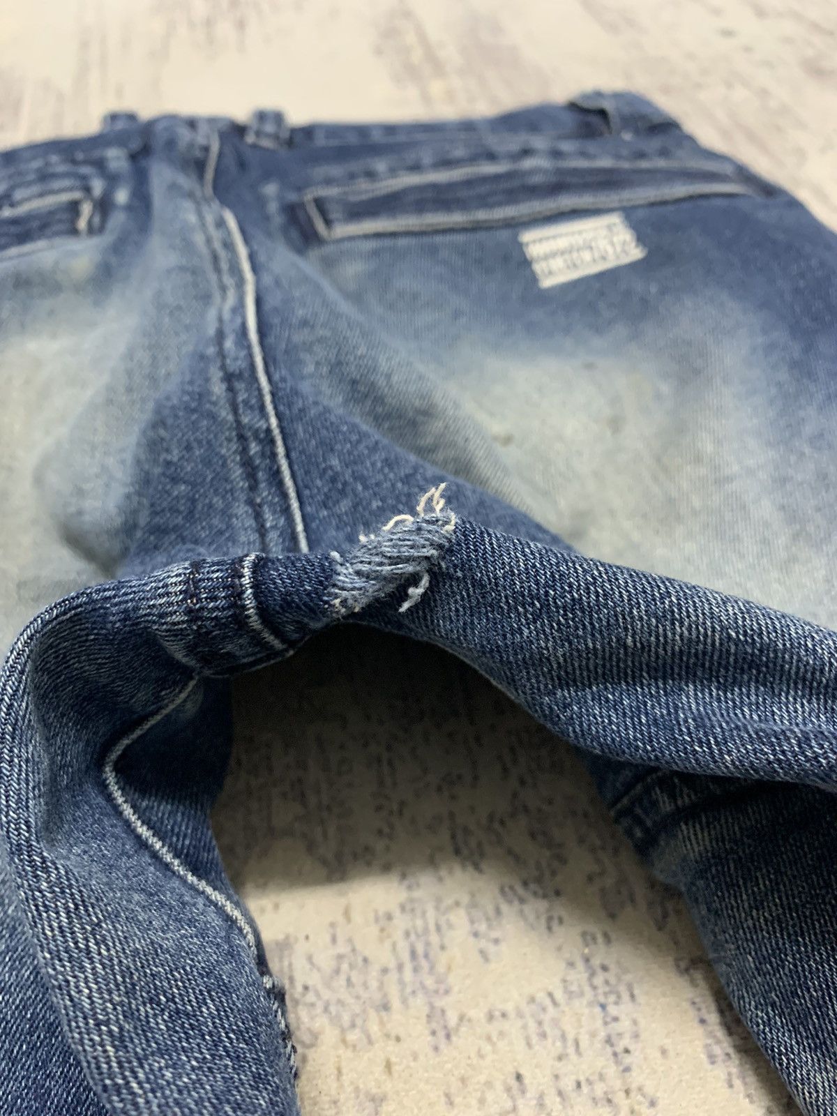 Japanese Brand Fieldcore Distressed Denim Tappered Jeans 31x30 Size US 31 - 13 Thumbnail