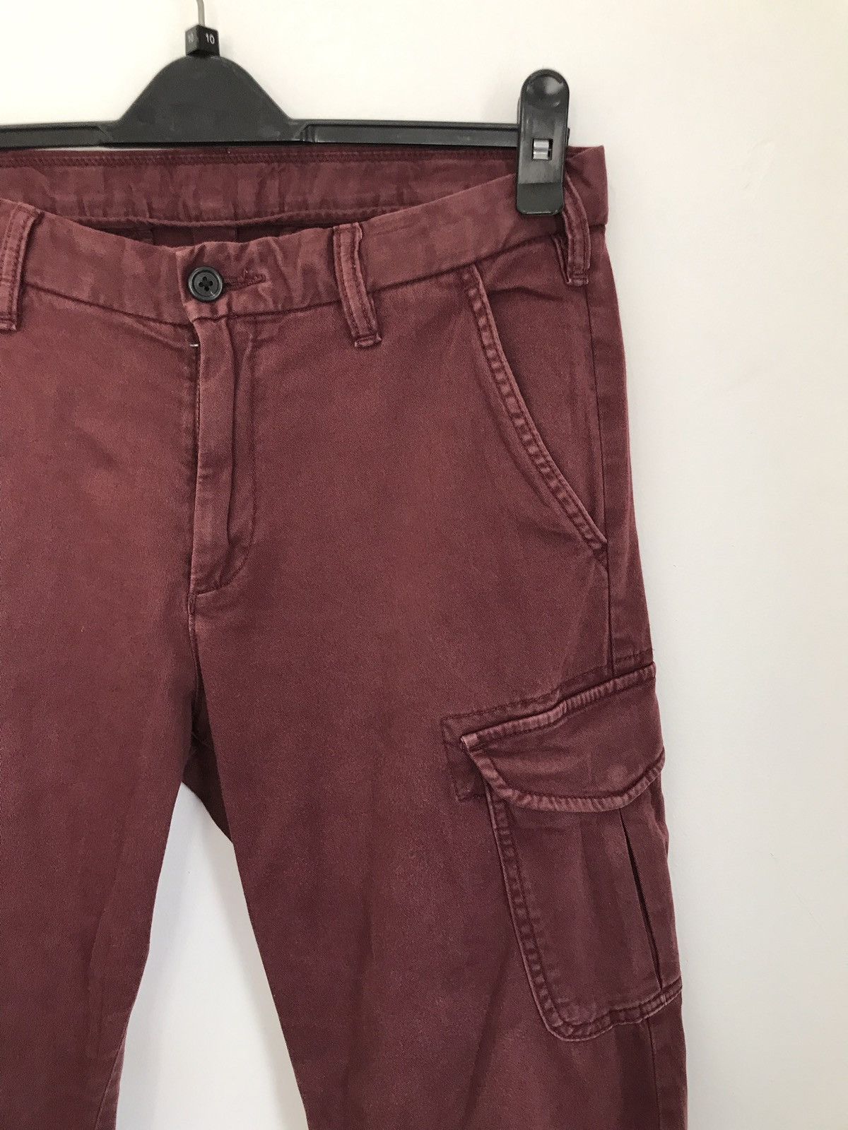 Japanese Brand × Uniqlo Vintage Uniqlo Cargo Maroon Tactical Military Design Pants Size US 30 / EU 46 - 1 Thumbnail