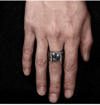Jewelry Vintage Cool Three Skull Ring Size ONE SIZE - 2 Thumbnail