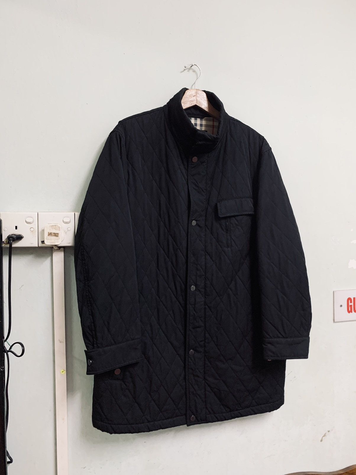 Burberry BURBERRY LONDON RELAXED FIT DIAMOND QUILTED JACKET Size US XL / EU 56 / 4 - 3 Thumbnail