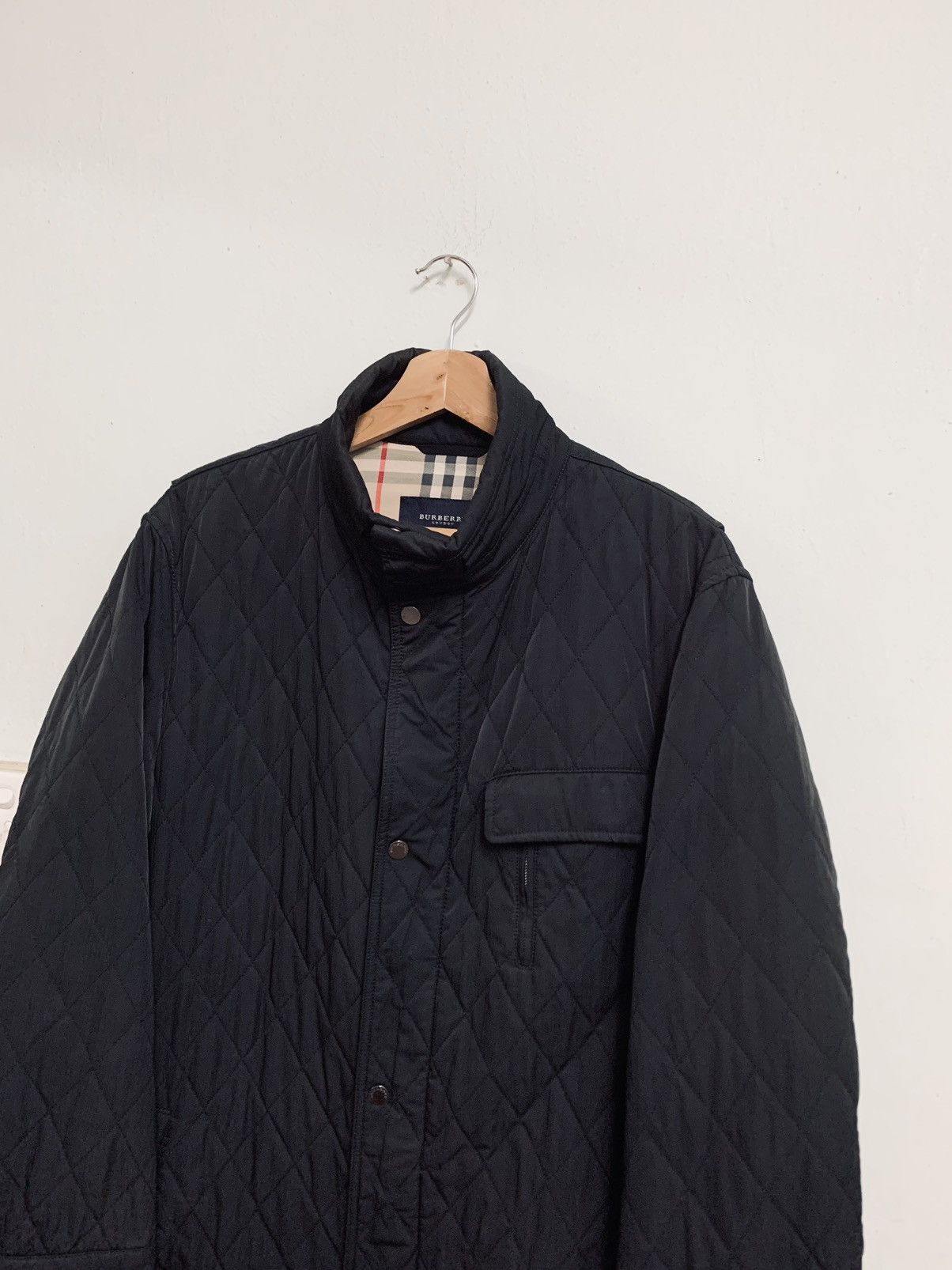 Burberry BURBERRY LONDON RELAXED FIT DIAMOND QUILTED JACKET Size US XL / EU 56 / 4 - 4 Thumbnail
