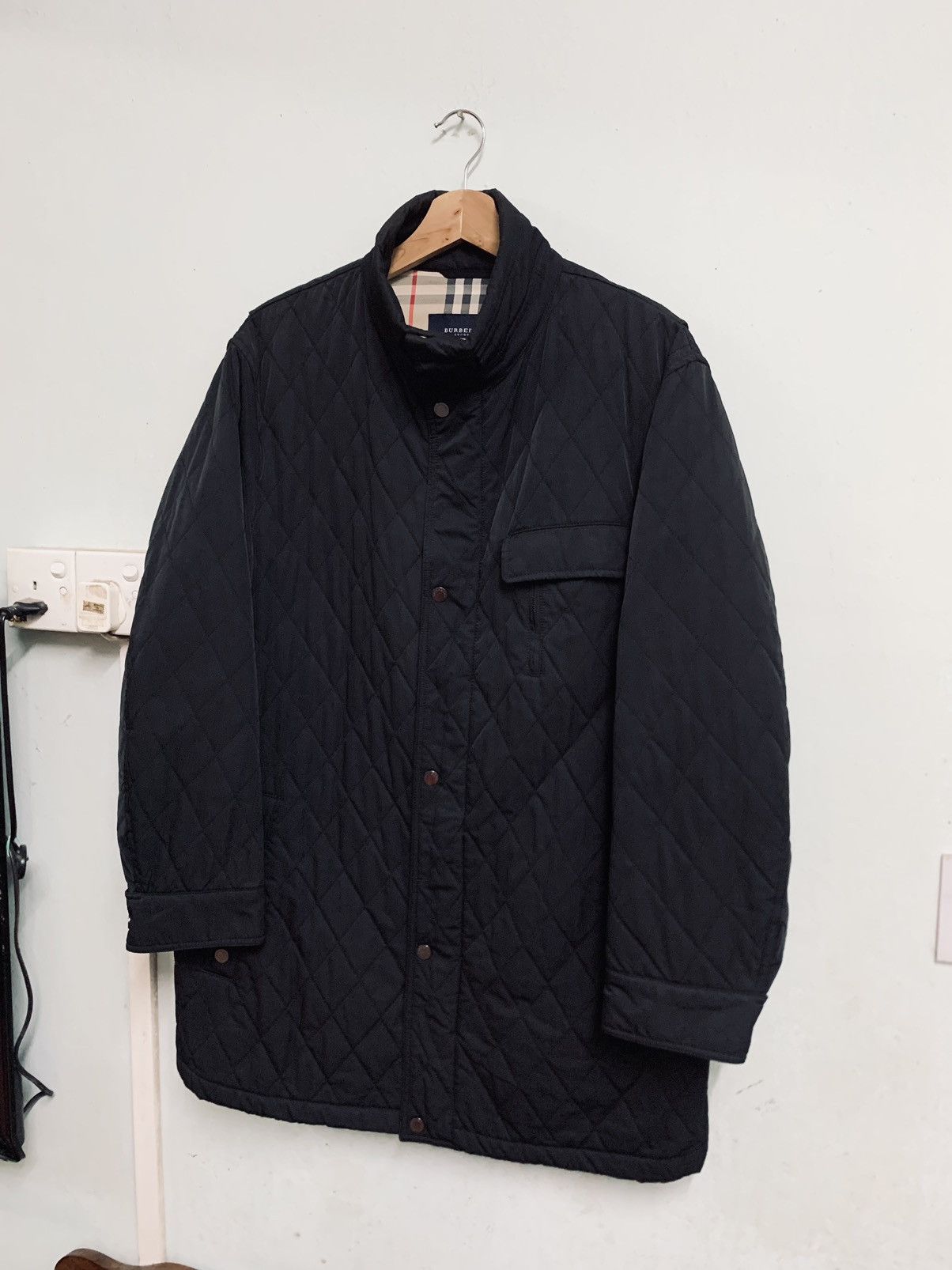 Burberry BURBERRY LONDON RELAXED FIT DIAMOND QUILTED JACKET Size US XL / EU 56 / 4 - 5 Thumbnail
