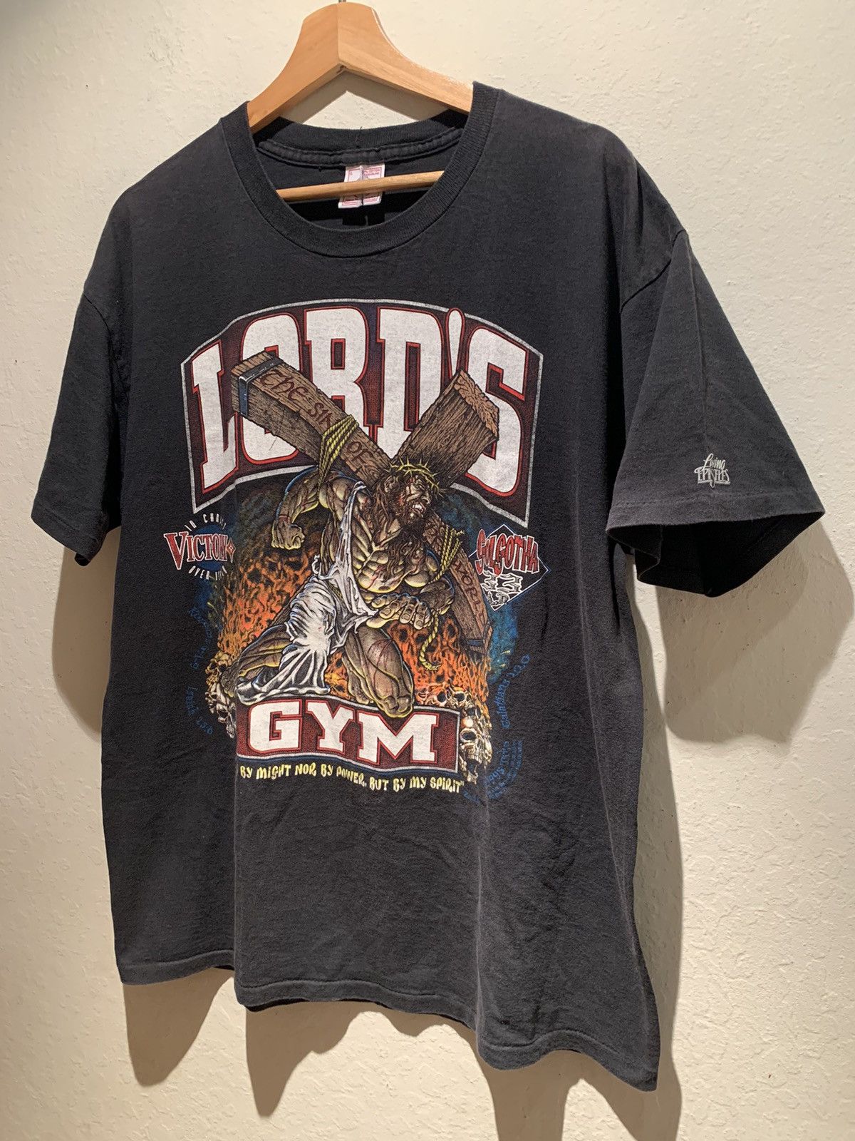 image of Made In USA Vintage 1995 Living Epistles Lord’S Gym T-Shirt - L in Black/White/Red (Size Large)