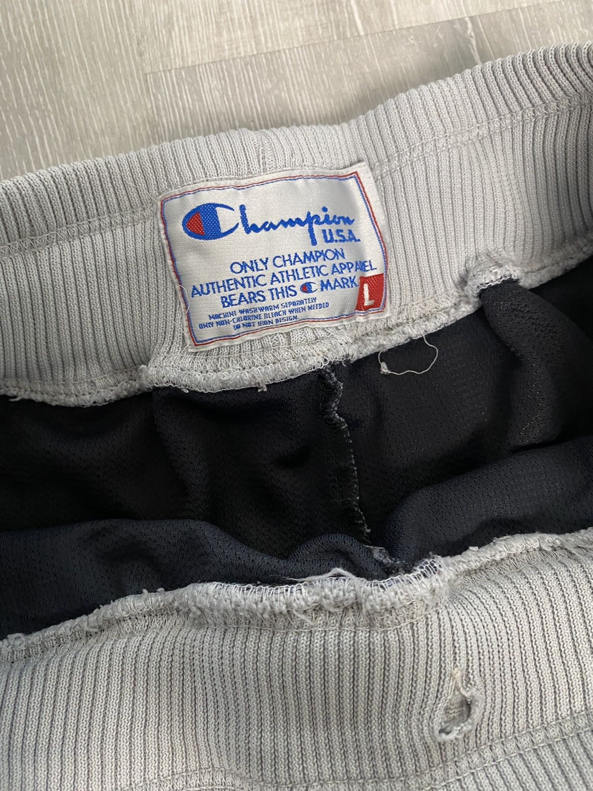 Champion Orlando Magic Champion vintage shorts NBA Size US 32 / EU 48 - 4 Thumbnail