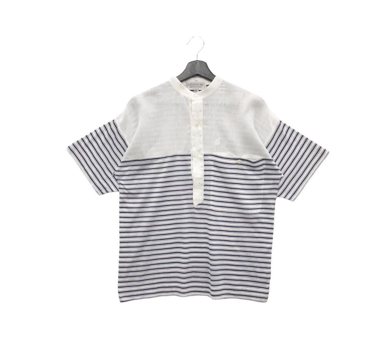 Givenchy × Vintage Rare!! Vintage Givenchy single pocket Tee Size US S / EU 44-46 / 1 - 1 Thumbnail
