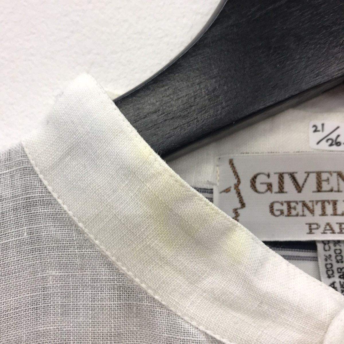 Givenchy × Vintage Rare!! Vintage Givenchy single pocket Tee Size US S / EU 44-46 / 1 - 9 Thumbnail