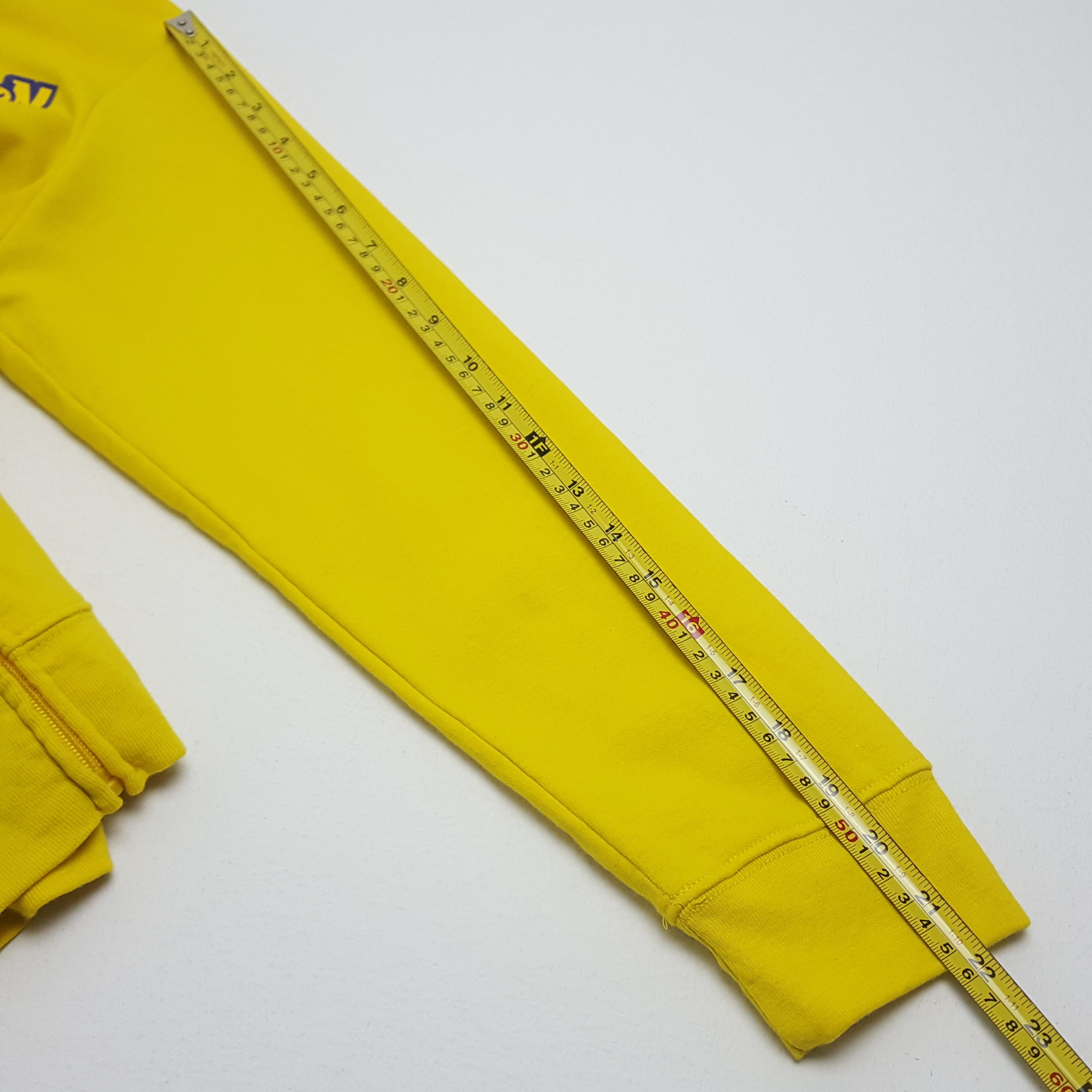 Cartoon Network × Pokemon × Vintage Vintage Pokémon Character Design Pikachu Hoodies Size US M / EU 48-50 / 2 - 9 Thumbnail