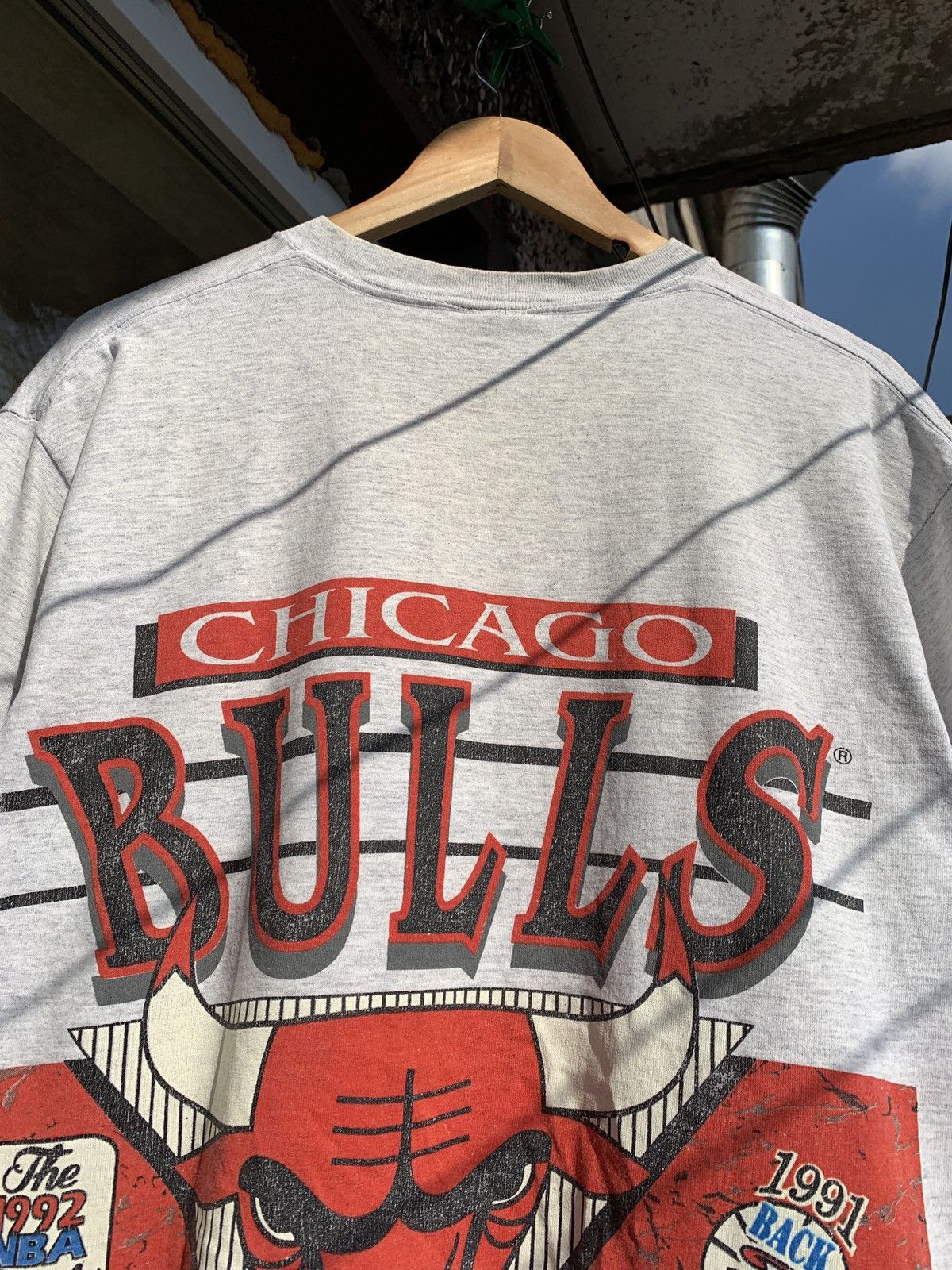 NBA 1992 Vintage Chicago Bulls World Champions NBA Changes Tee Size US XL / EU 56 / 4 - 12 Thumbnail